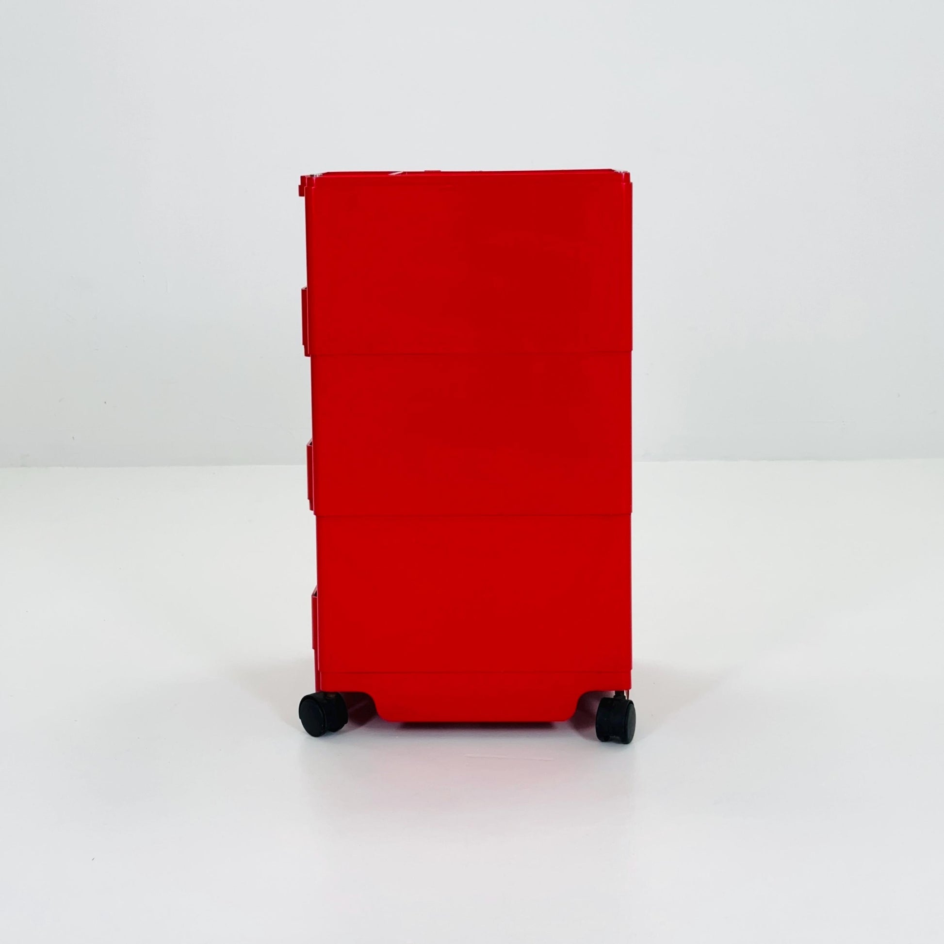Rare Space Age red Boby storage trolley by Joe Colombo for Bieffeplast Italy 1970s