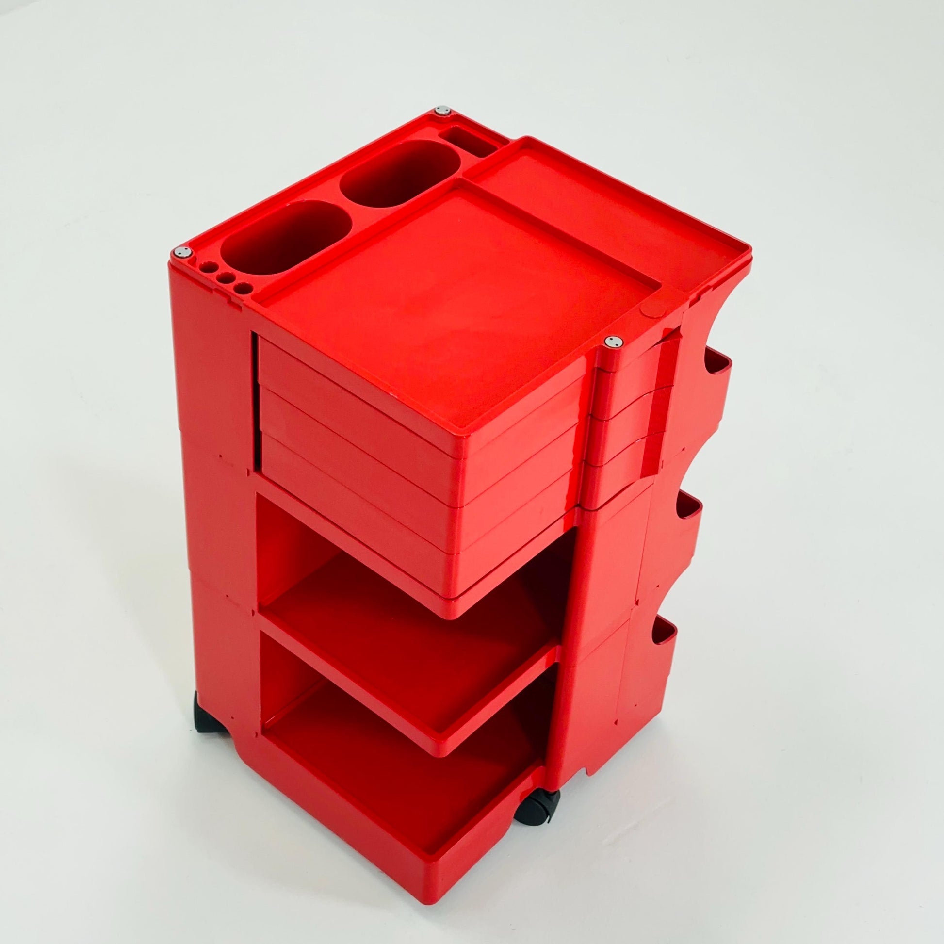 Rare Space Age red Boby storage trolley by Joe Colombo for Bieffeplast Italy 1970s
