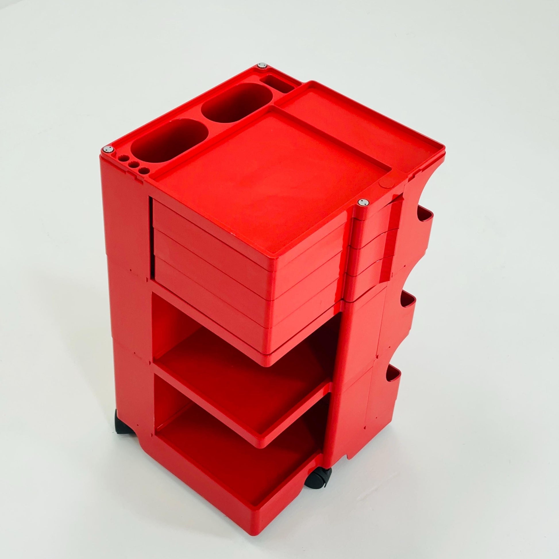 Rare Space Age red Boby storage trolley by Joe Colombo for Bieffeplast Italy 1970s