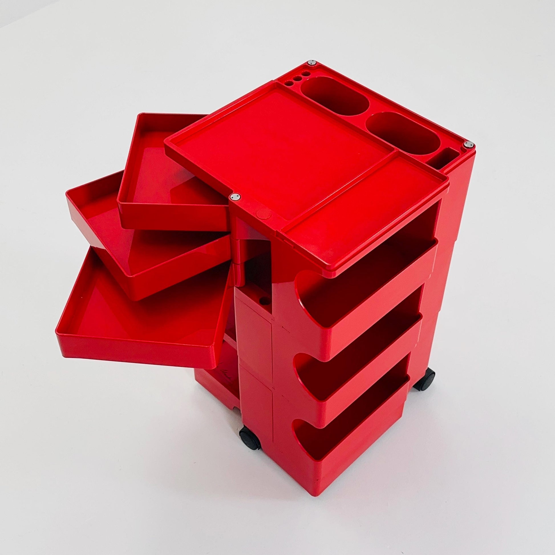 Rare Space Age red Boby storage trolley by Joe Colombo for Bieffeplast Italy 1970s