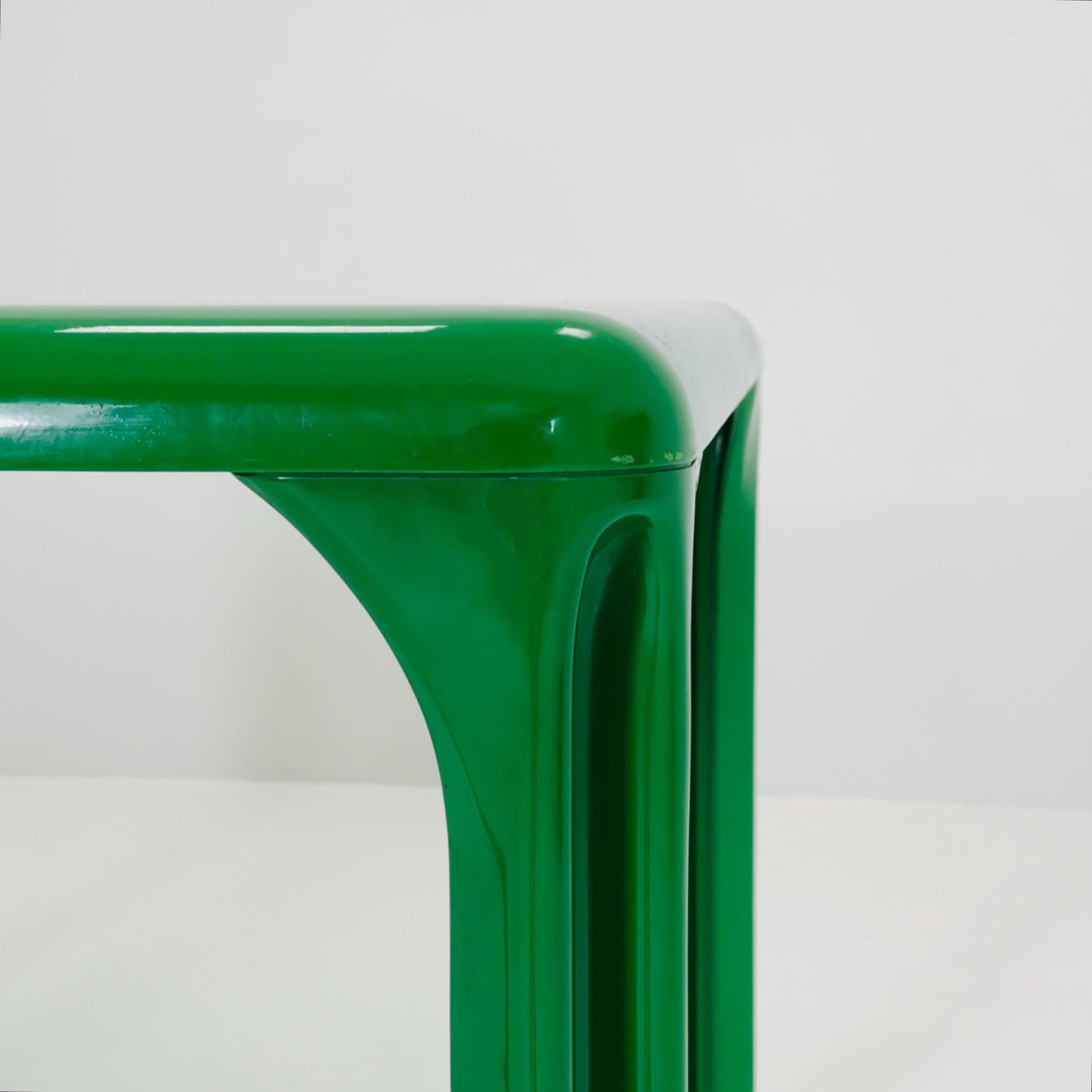 Rare Mid-Century Space Age “Stadio” dining table, Model 100, designed by Italian designer Vico Magistretti for Artemide, Italy, 1970s