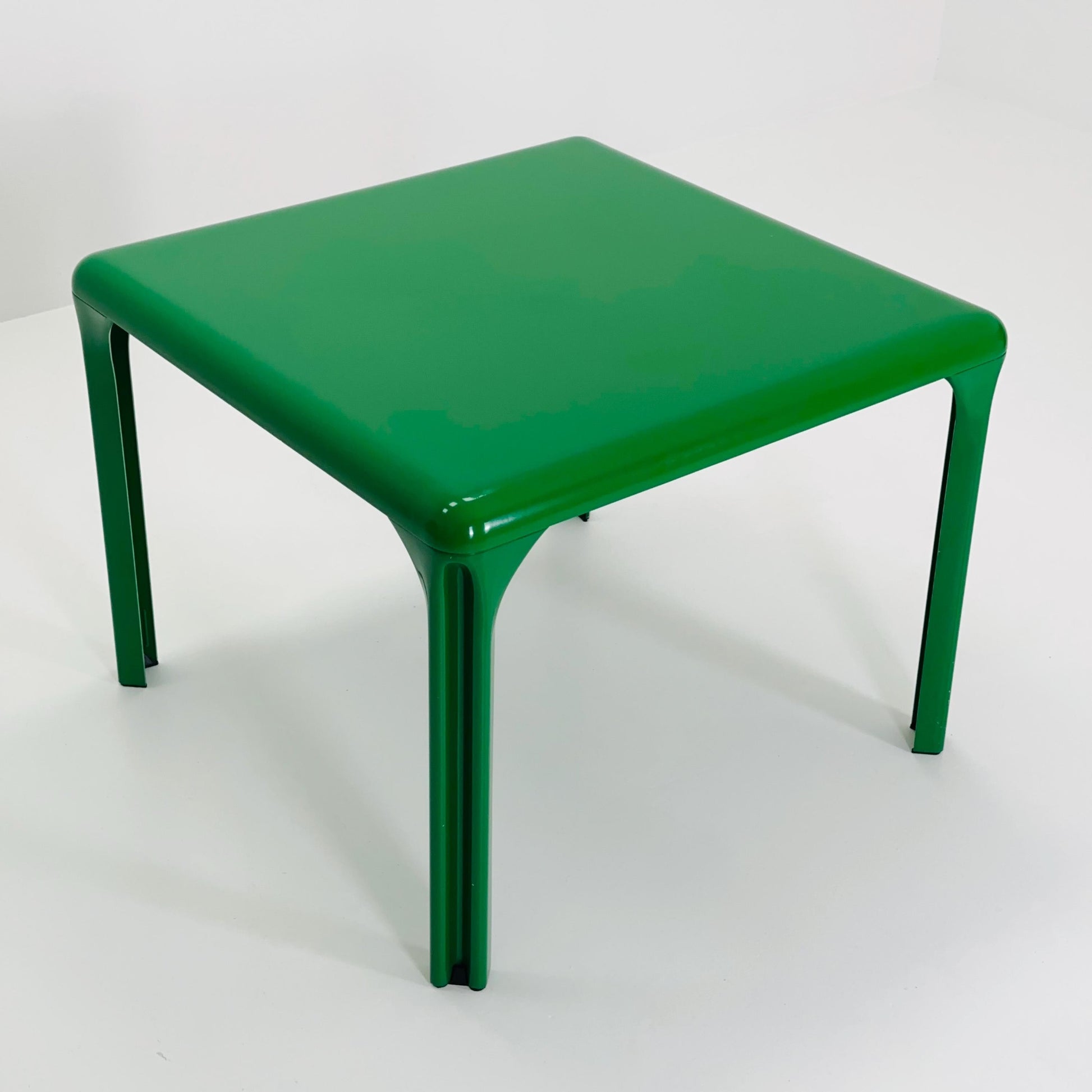 Rare Mid-Century Space Age “Stadio” dining table, Model 100, designed by Italian designer Vico Magistretti for Artemide, Italy, 1970s