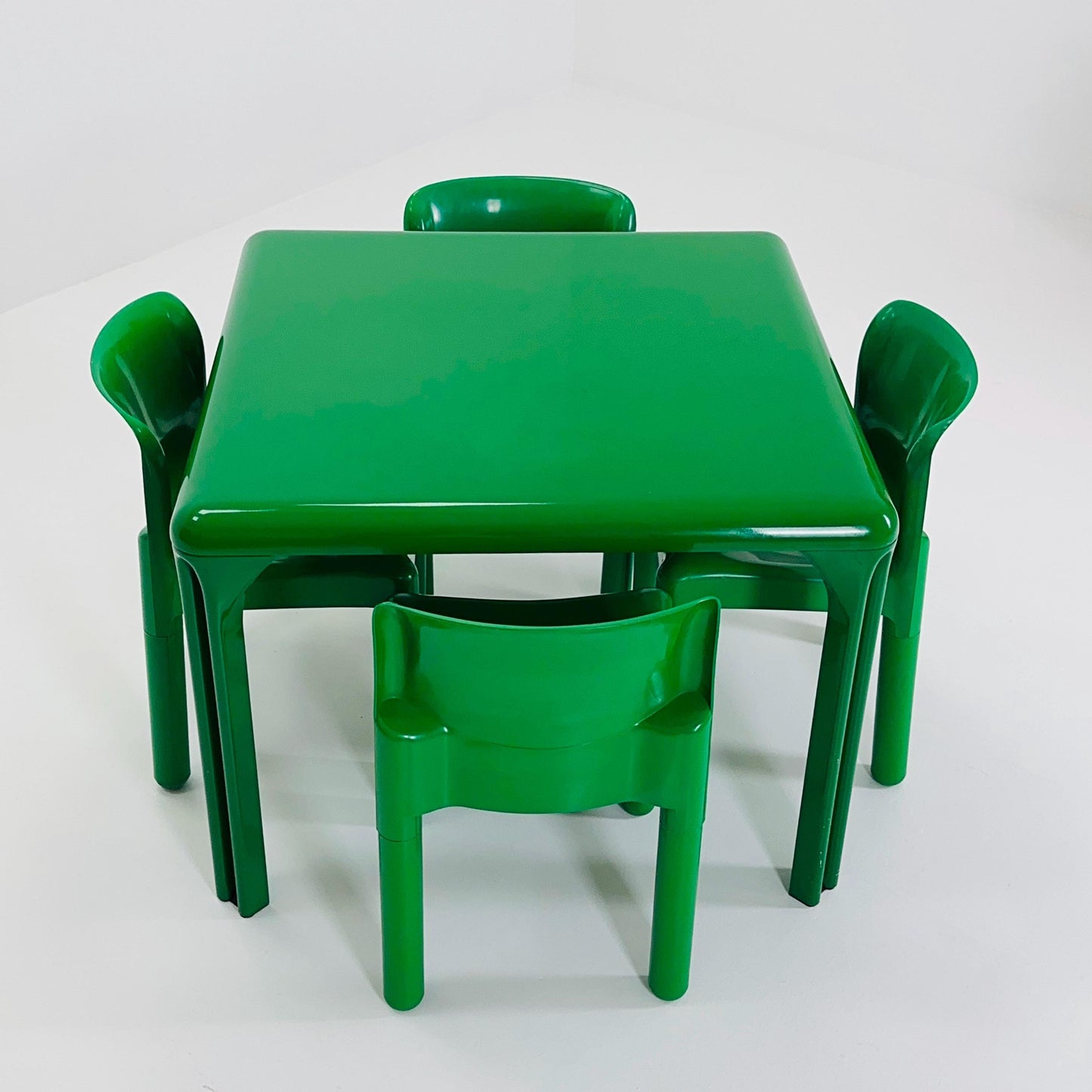 Set of 4 Retro Green 4875 Chairs by Carlo Bartoli for Kartell & Matching Stadio Dining Table by Vico Magistretti for Artemide, Italy, 1970s