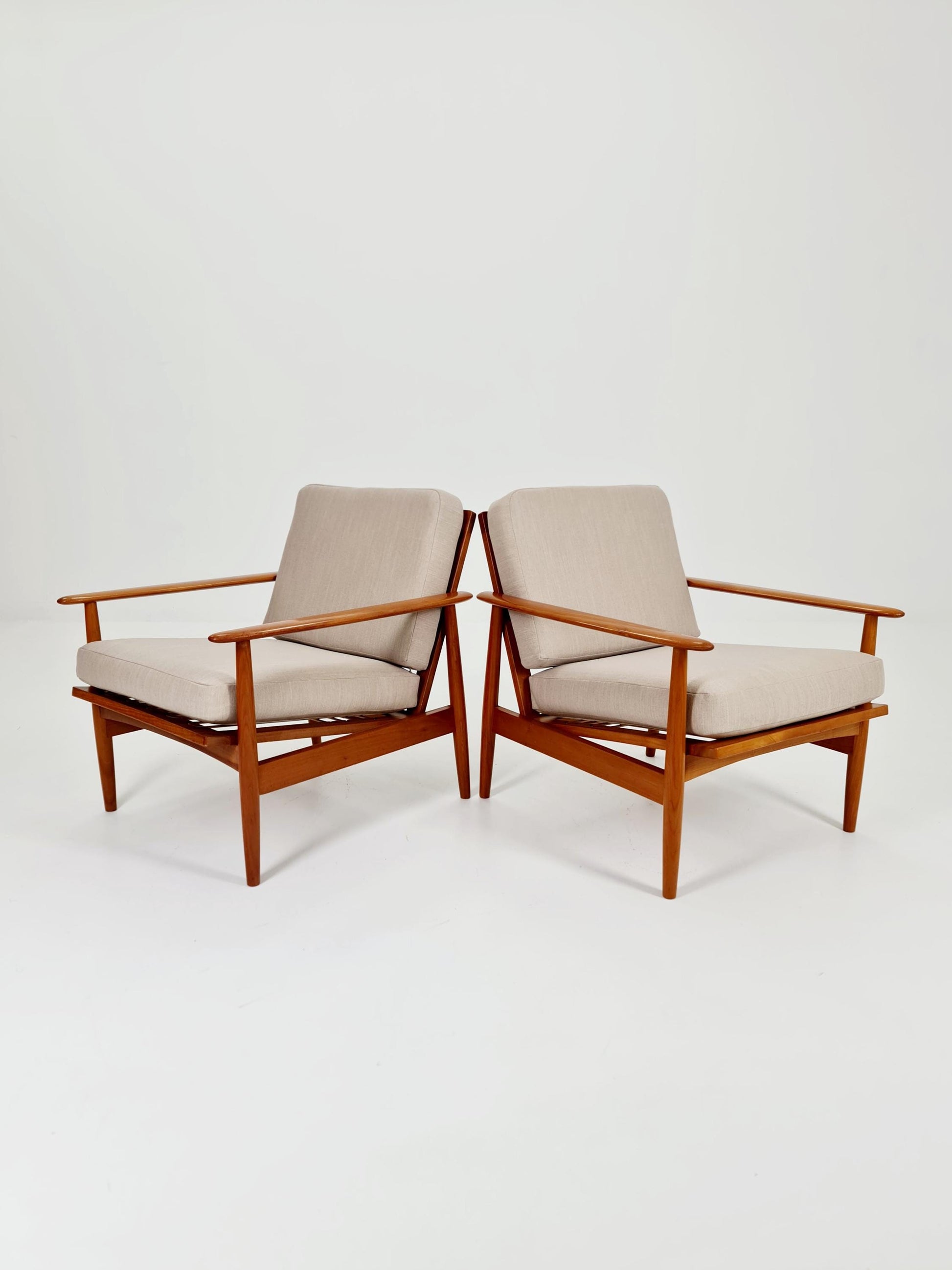 Mid-century pair of German lounge armchair, 1960s
