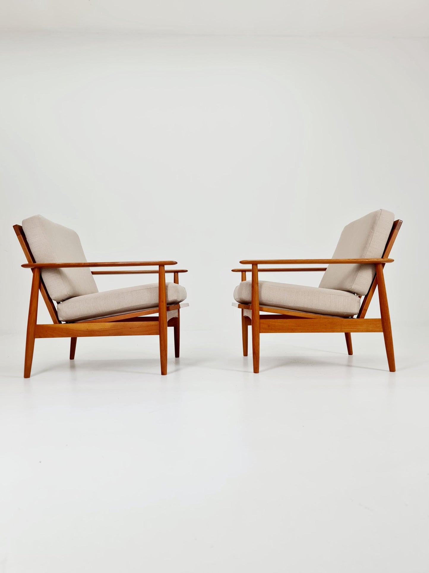 Mid-century pair of German lounge armchair, 1960s