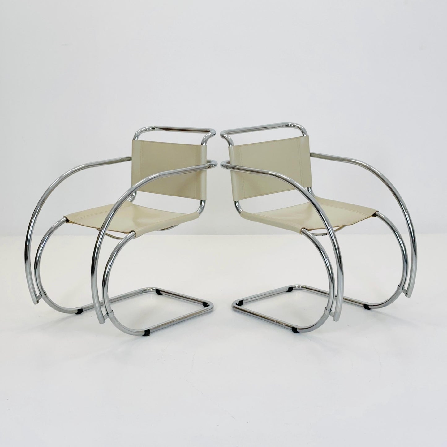 Set of 2 Mid century Bauhaus Cantilever MR20 Armchairs by Ludwig Mies van der Rohe Italy, 1980s