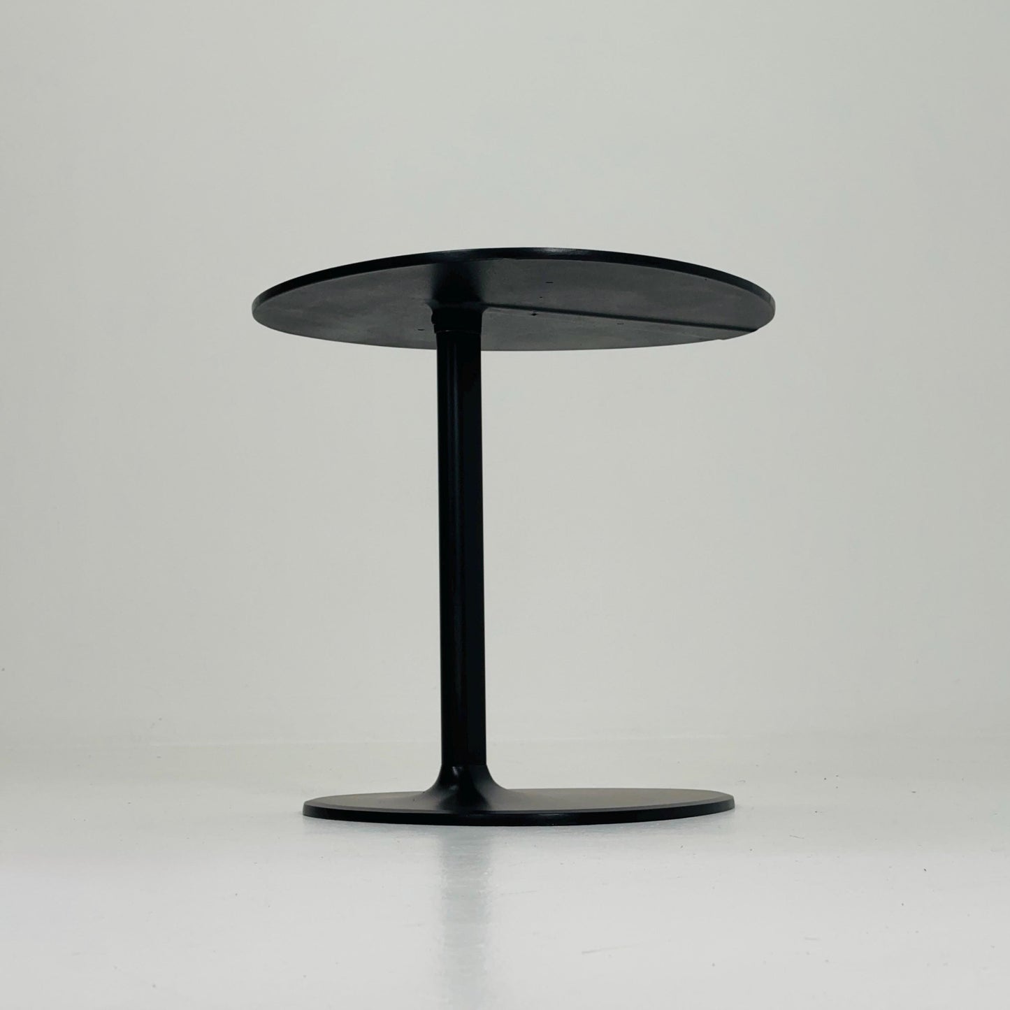 Mcm minimalistic Vinus black side table by Ya Yin Chen for Fafa Casa Taiwan
