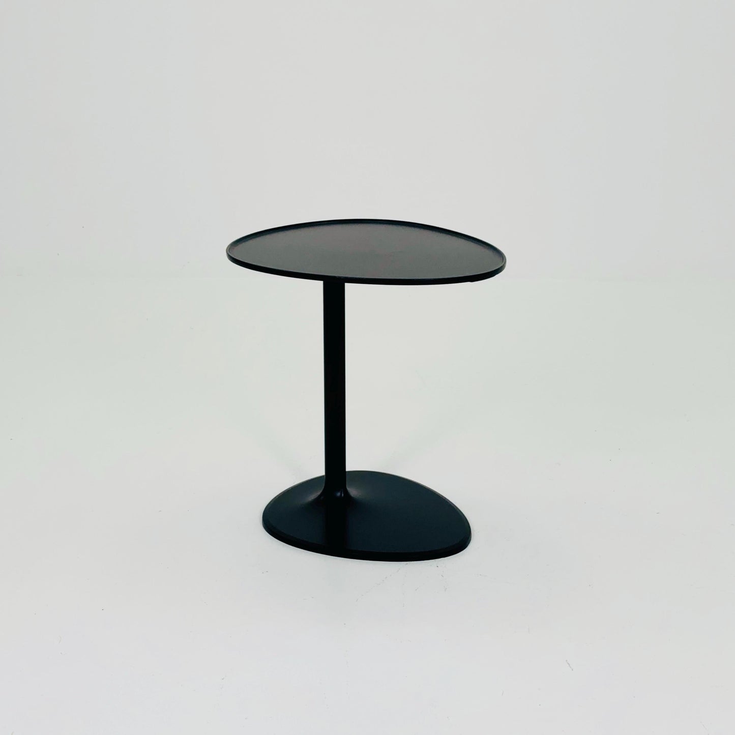 Mcm minimalistic Vinus black side table by Ya Yin Chen for Fafa Casa Taiwan