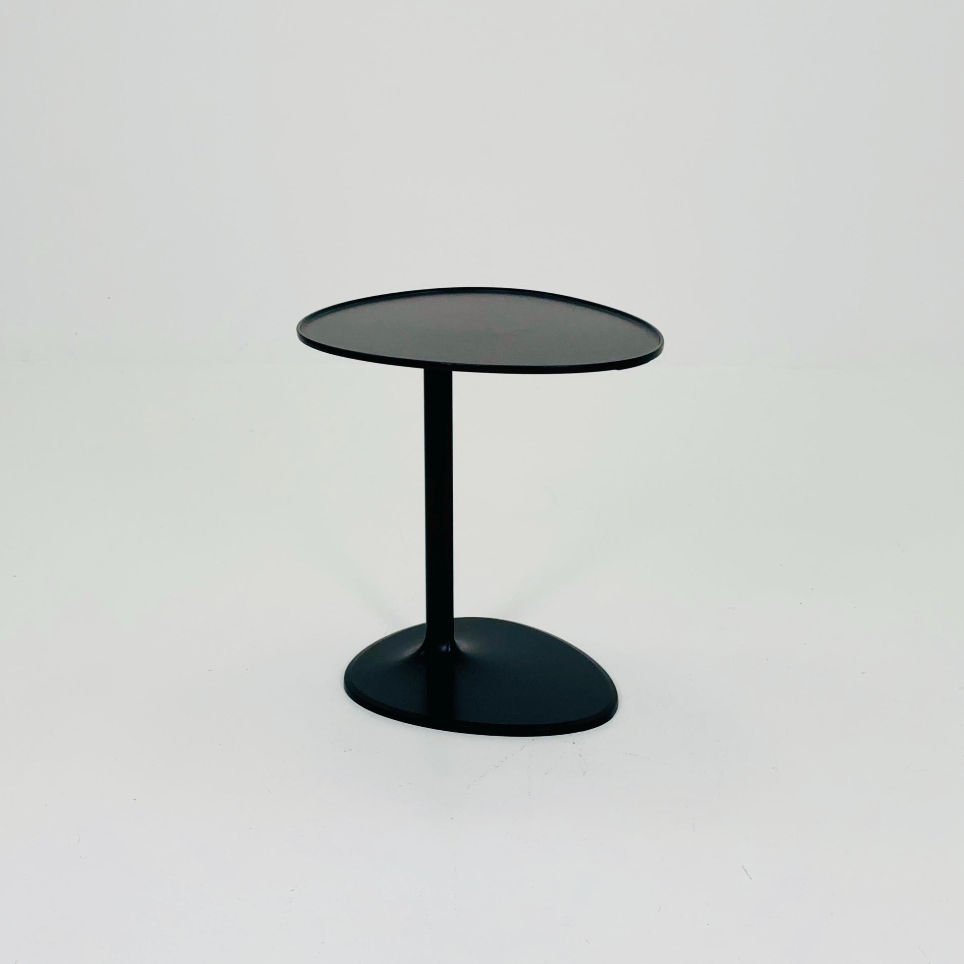 Mcm minimalistic Vinus black side table by Ya Yin Chen for Fafa Casa Taiwan