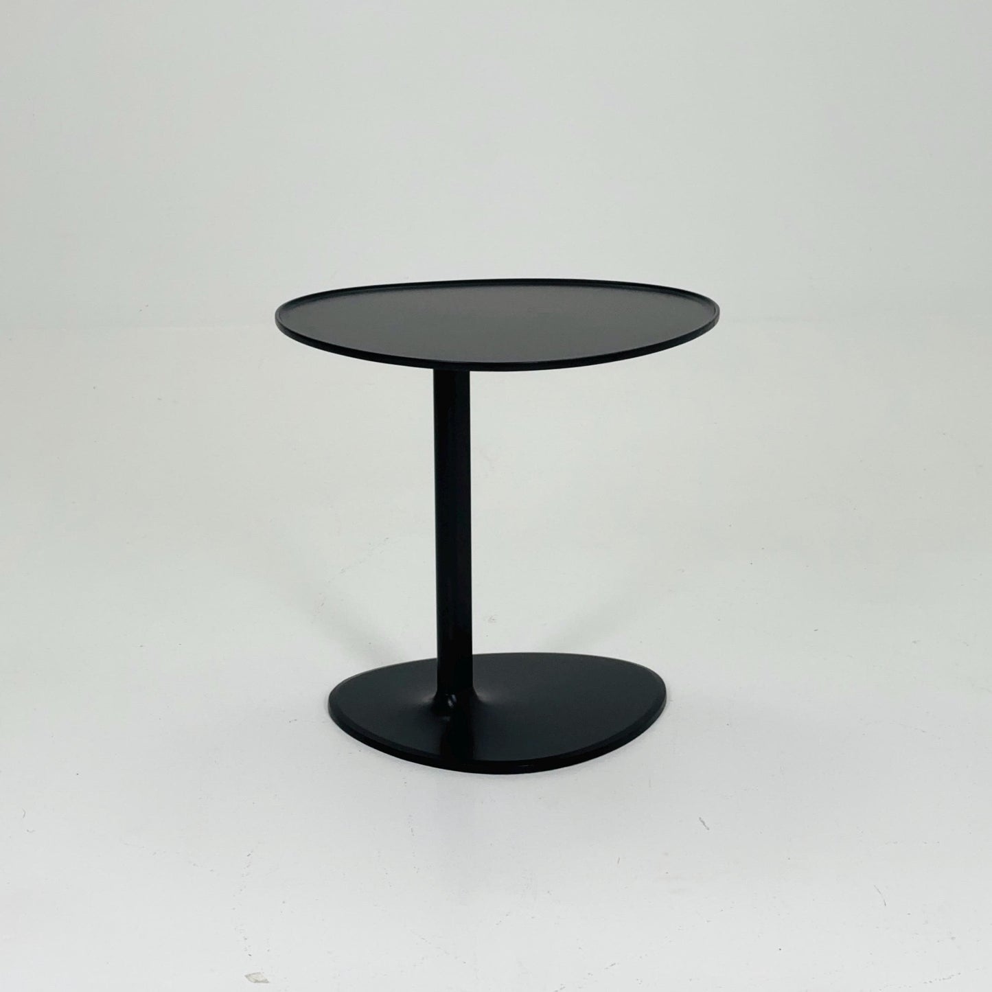 Mcm minimalistic Vinus black side table by Ya Yin Chen for Fafa Casa Taiwan