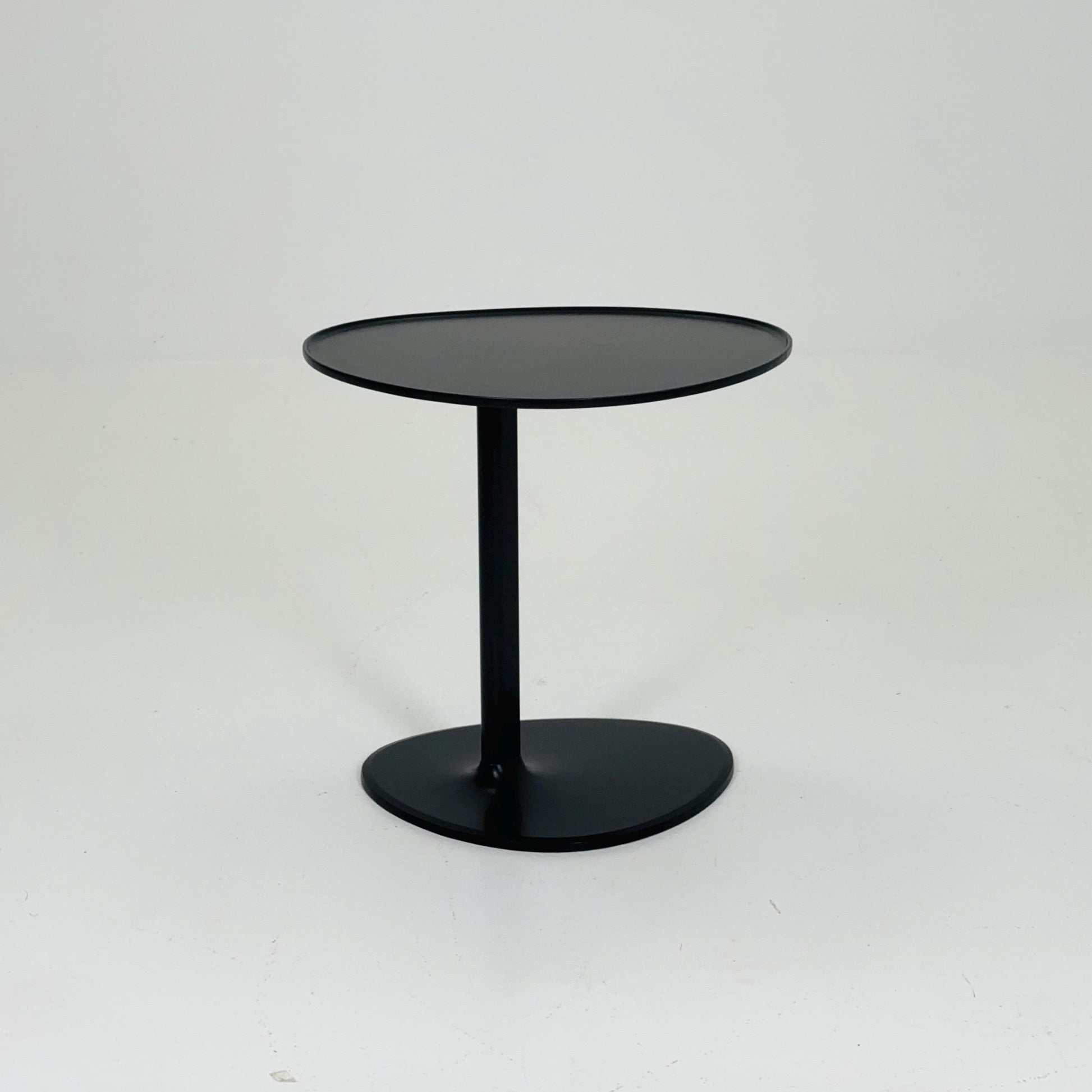 Mcm minimalistic Vinus black side table by Ya Yin Chen for Fafa Casa Taiwan