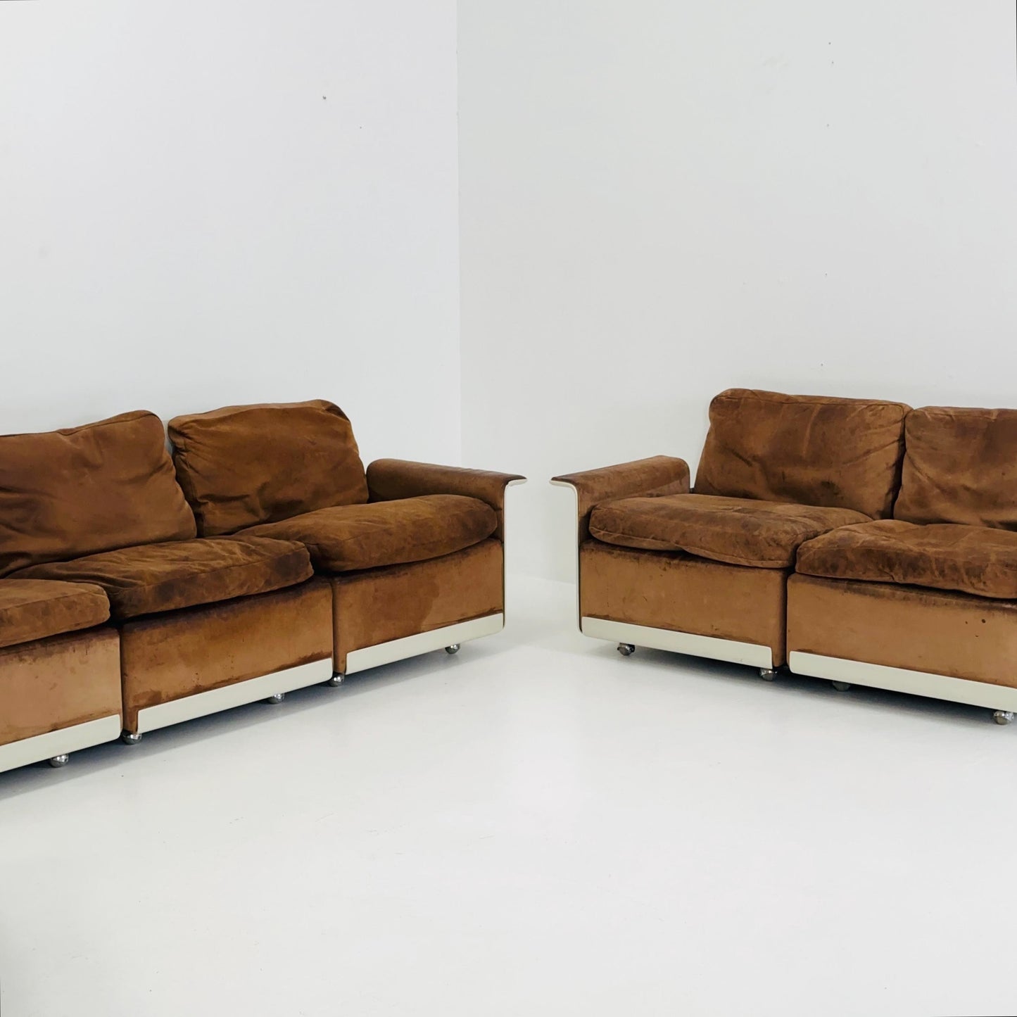 Complete Space Age Vintage Set by Dieter Rams for Vitsoe — 1960s Germany | Lounge Chair + 2-Seater + 3-Seater Sofa | Leather Alcantara
