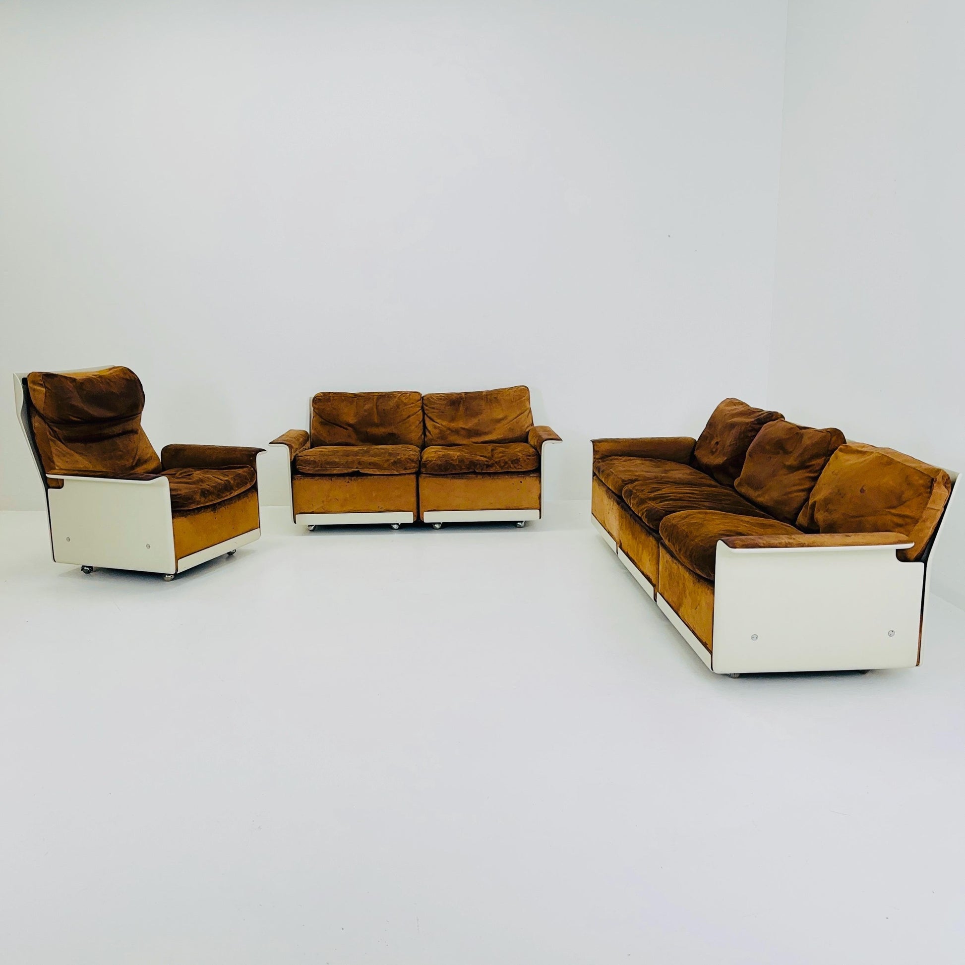 Complete Space Age Vintage Set by Dieter Rams for Vitsoe — 1960s Germany | Lounge Chair + 2-Seater + 3-Seater Sofa | Leather Alcantara