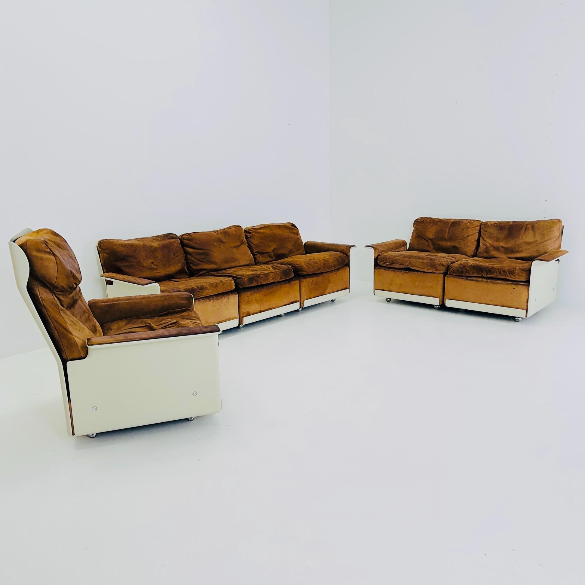 Complete Space Age Vintage Set by Dieter Rams for Vitsoe — 1960s Germany | Lounge Chair + 2-Seater + 3-Seater Sofa | Leather Alcantara