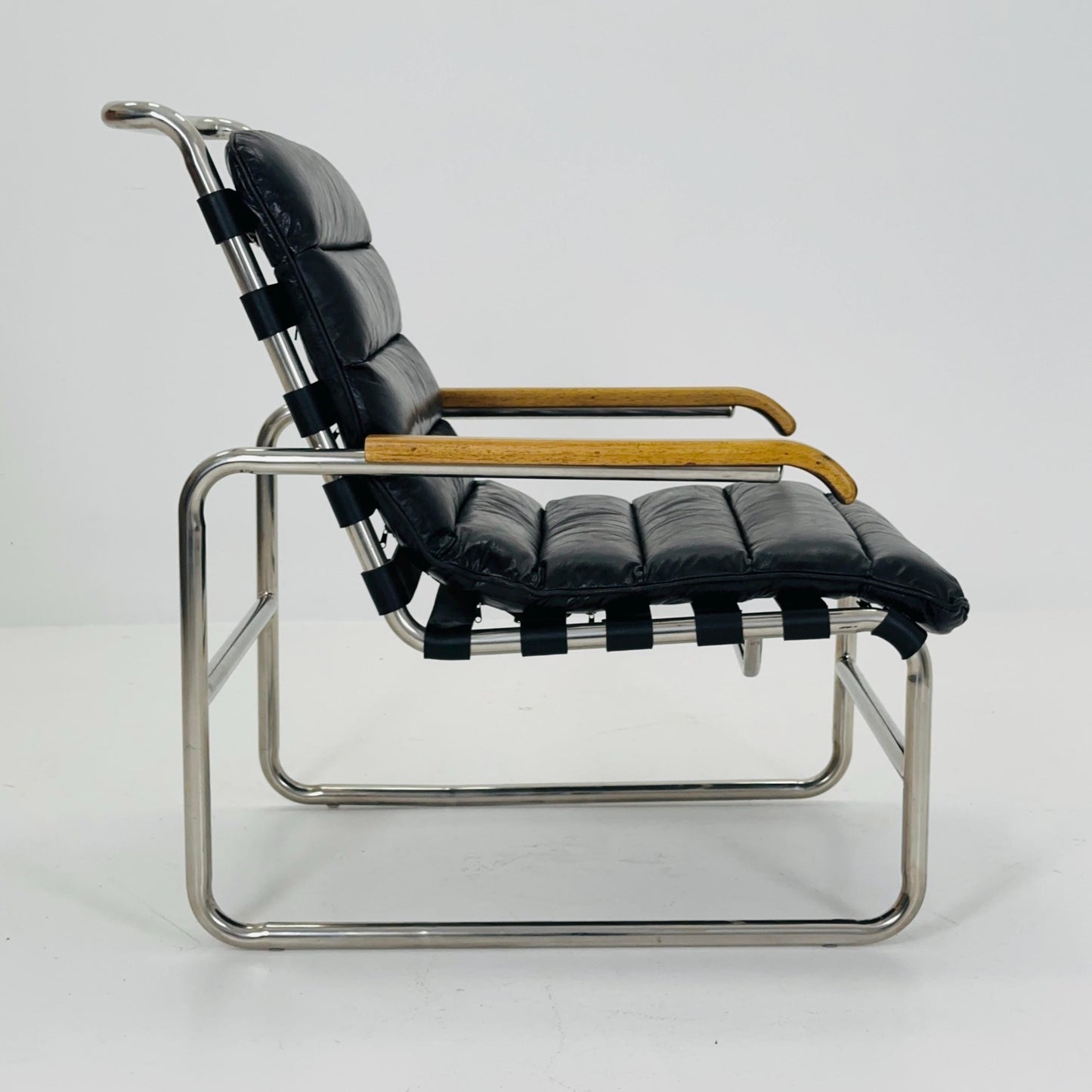 Mid-Century tubular Bauhaus Lounge Chair black leather 1990s Germany
