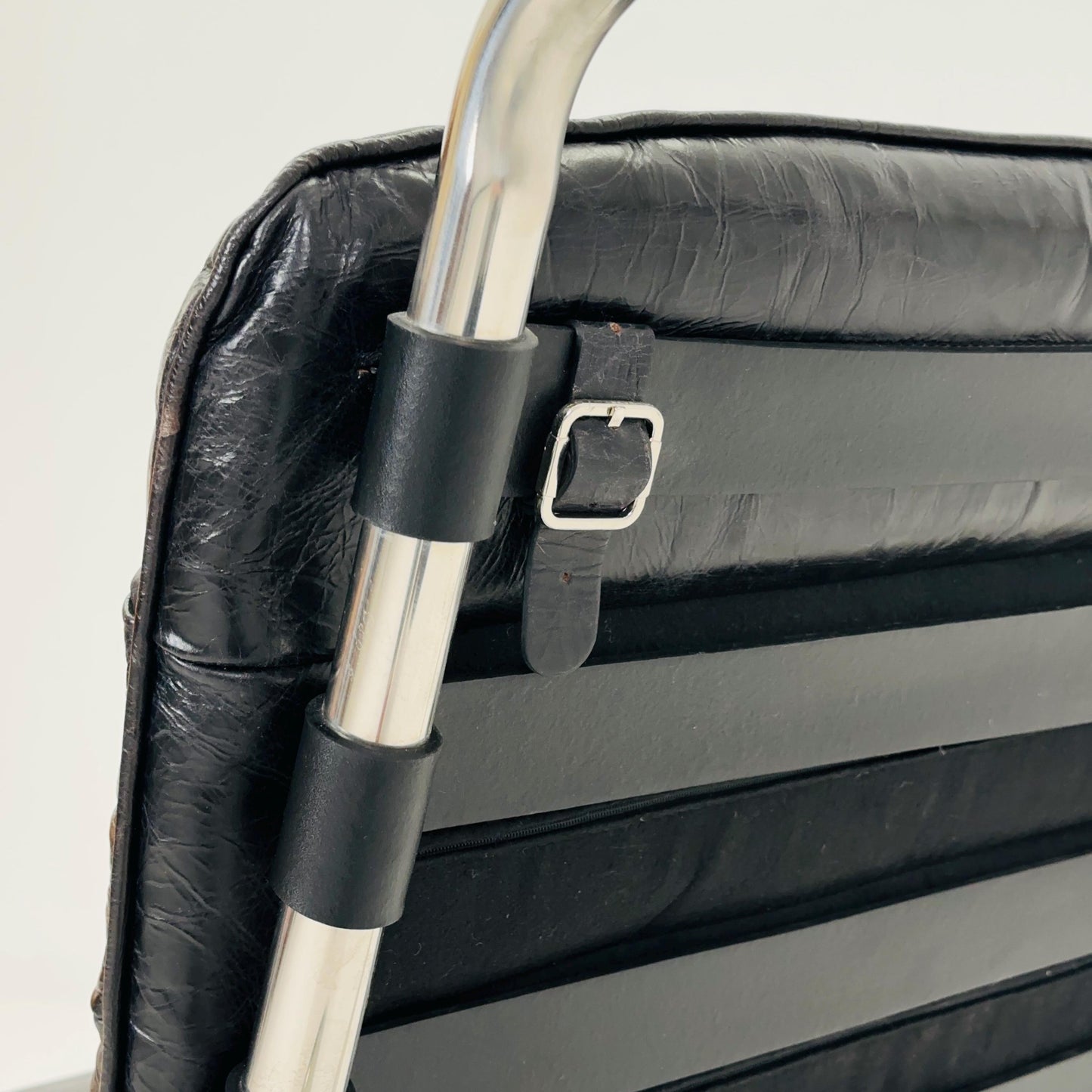 Mid-Century tubular Bauhaus Lounge Chair black leather 1990s Germany