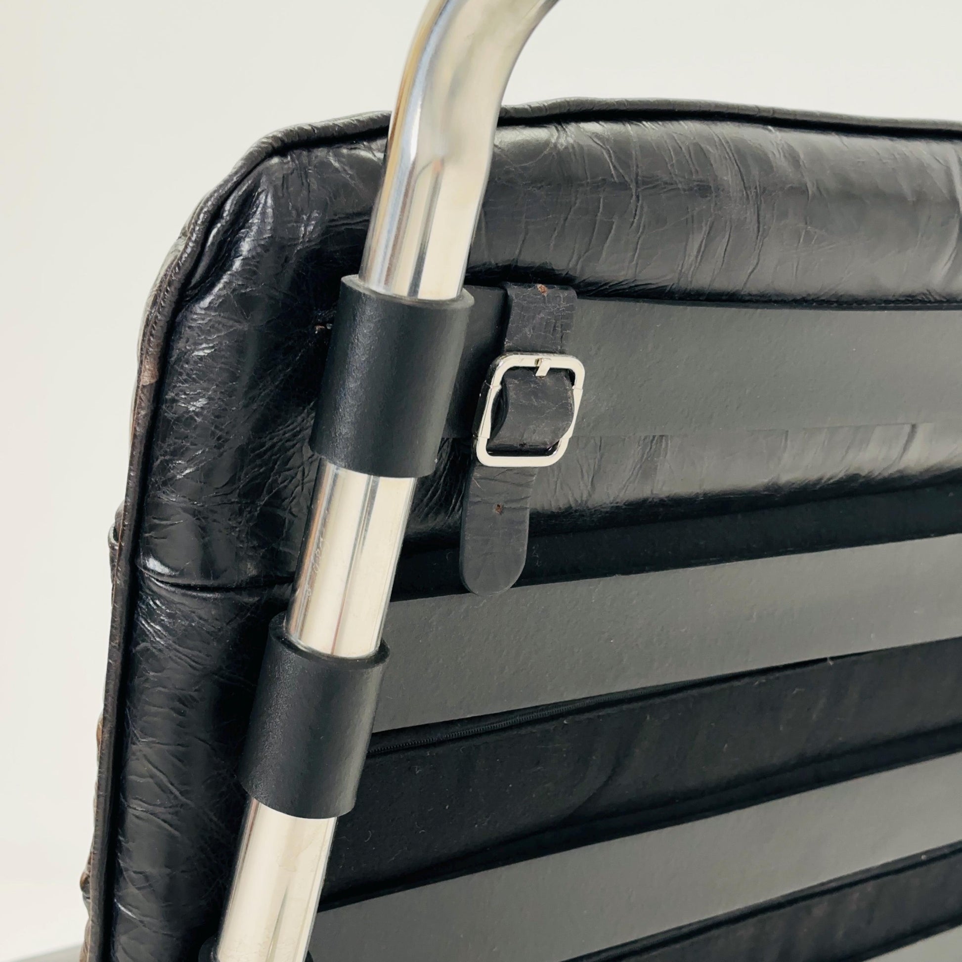 Mid-Century tubular Bauhaus Lounge Chair black leather 1990s Germany