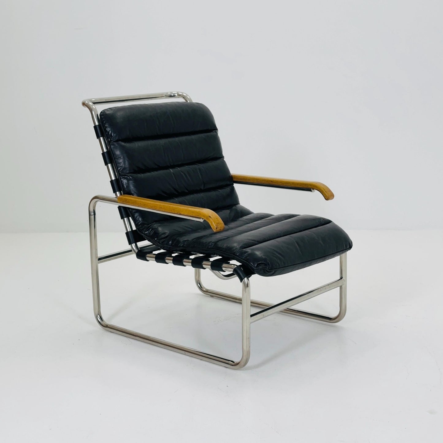 Mid-Century tubular Bauhaus Lounge Chair black leather 1990s Germany