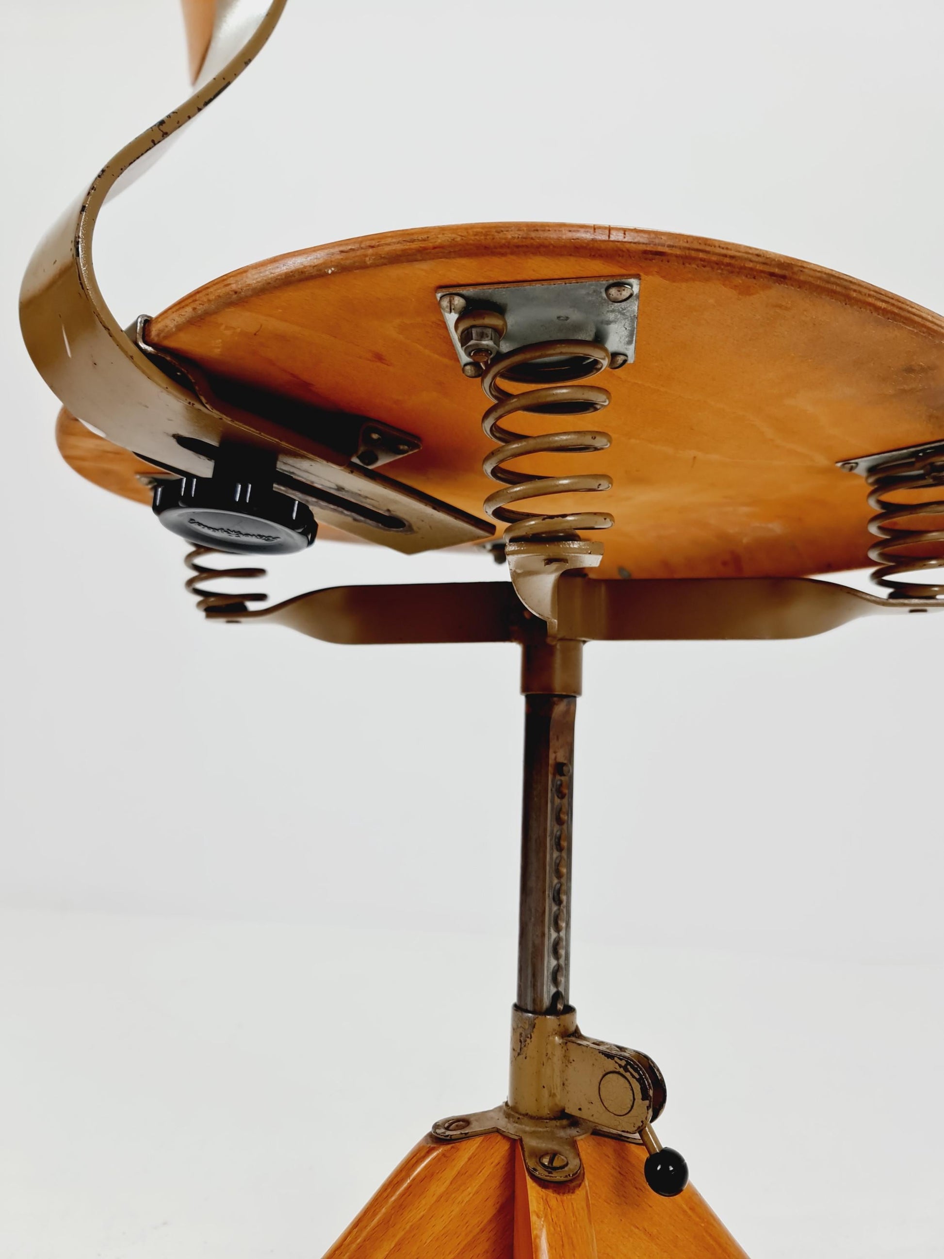 Bauhaus swivel office chair in solid wood By Polster Gleich ,1930s