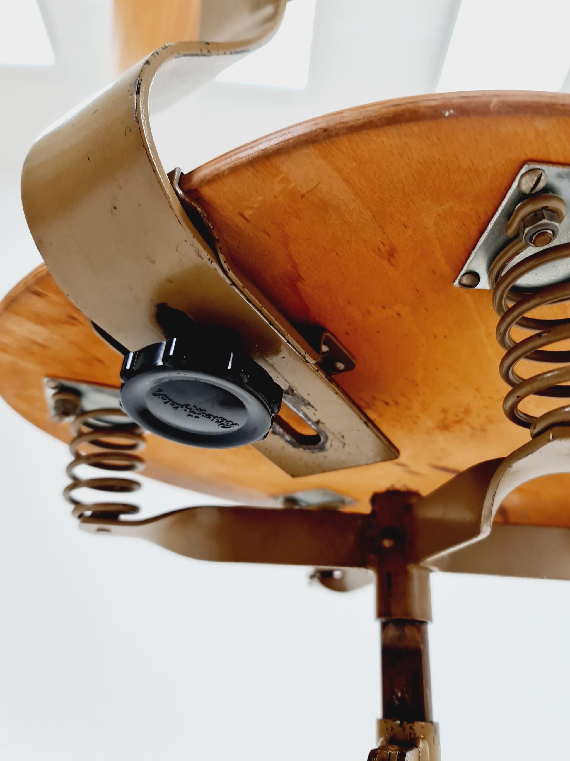 Bauhaus swivel office chair in solid wood By Polster Gleich ,1930s