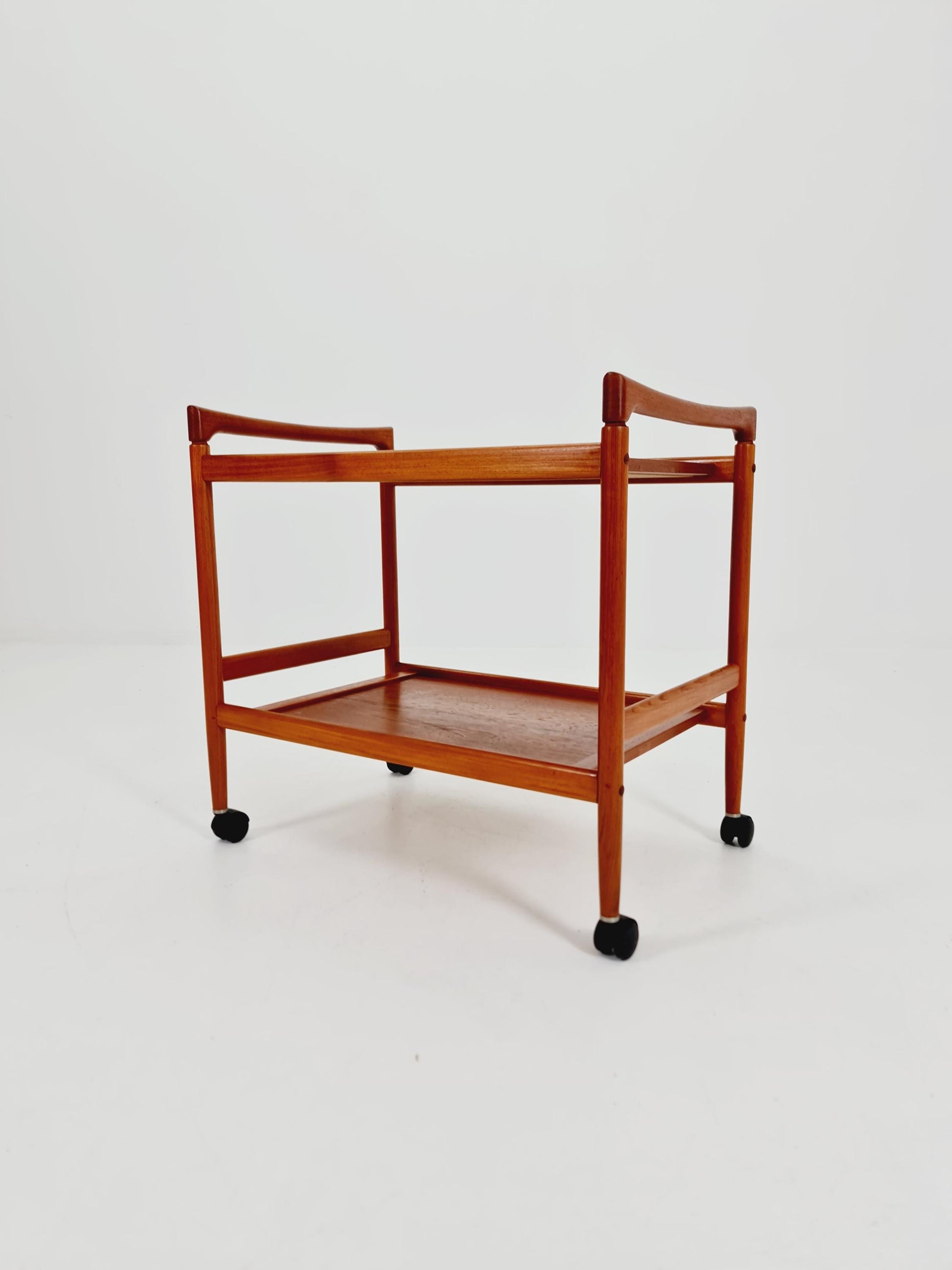 Vintage Danish mid century trolley bar cart in solid teak By Dyrlund, 1960s
