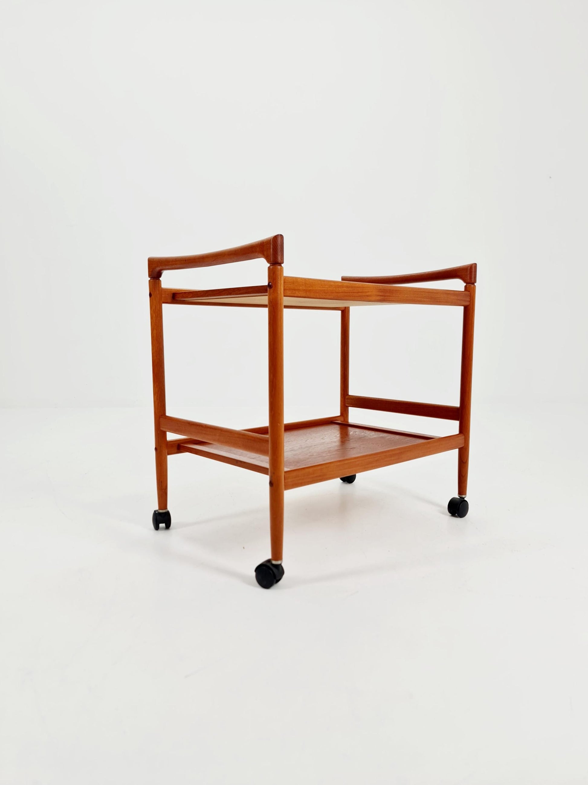 Vintage Danish mid century trolley bar cart in solid teak By Dyrlund, 1960s