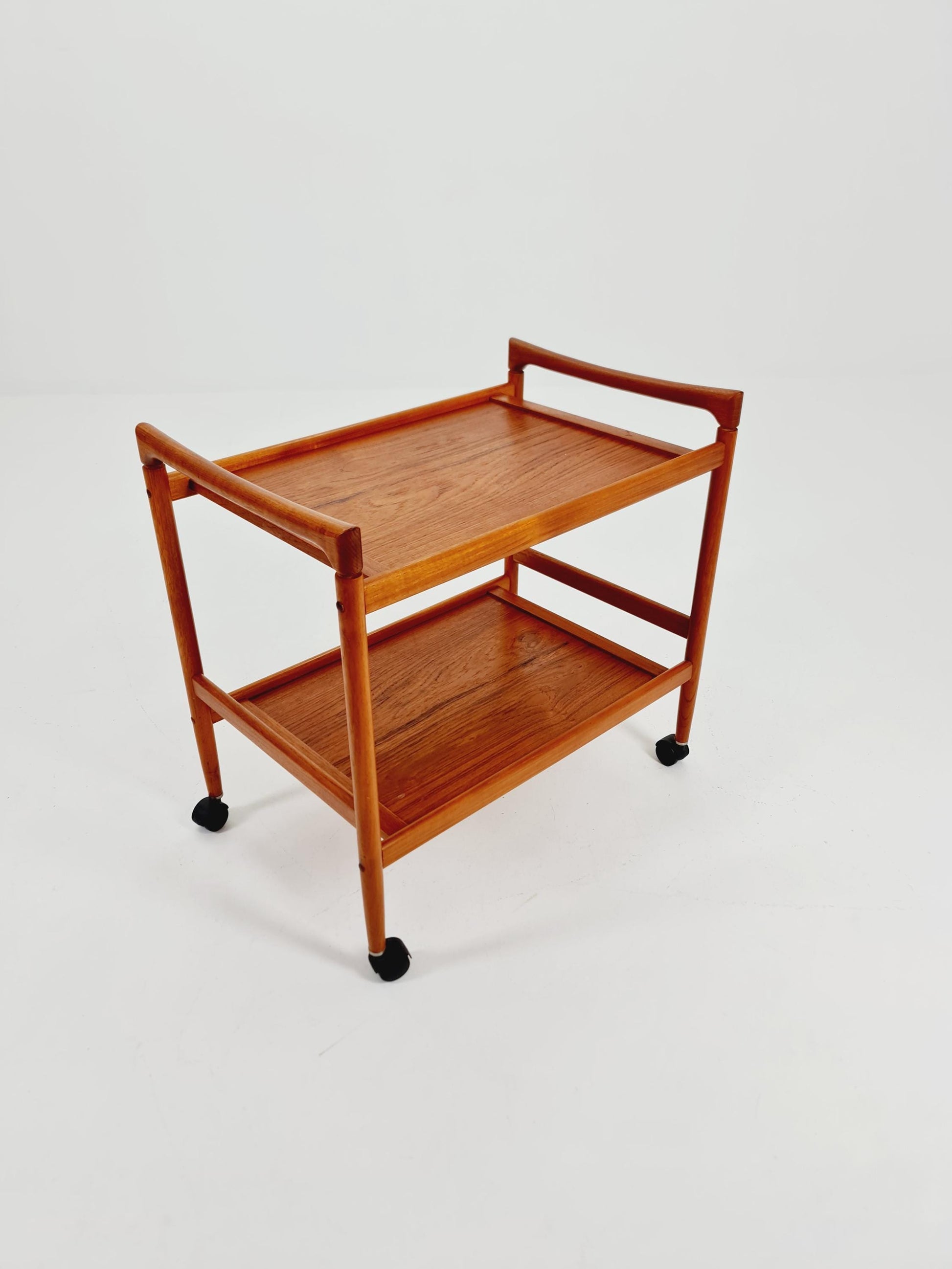 Vintage Danish mid century trolley bar cart in solid teak By Dyrlund, 1960s