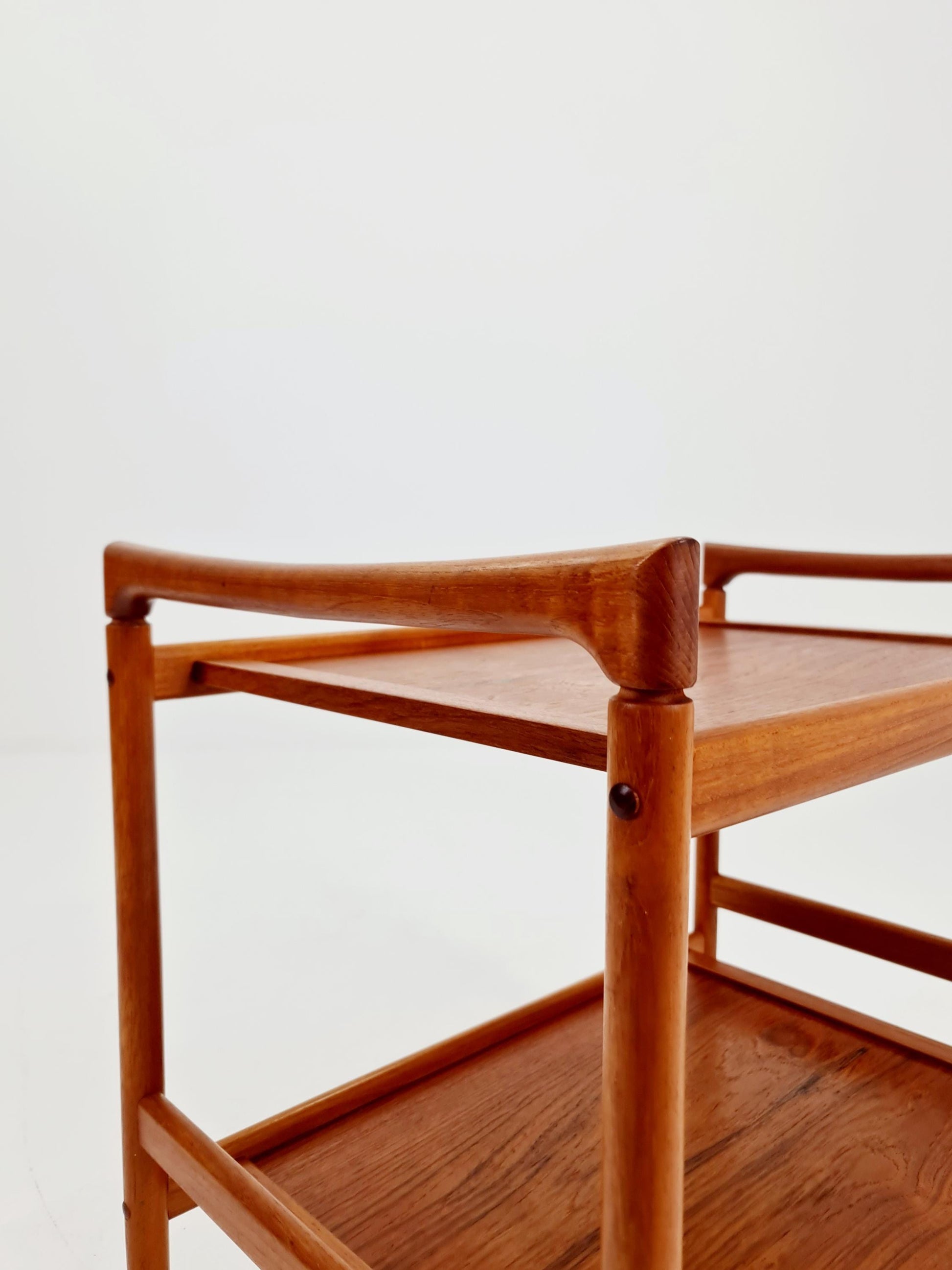 Vintage Danish mid century trolley bar cart in solid teak By Dyrlund, 1960s