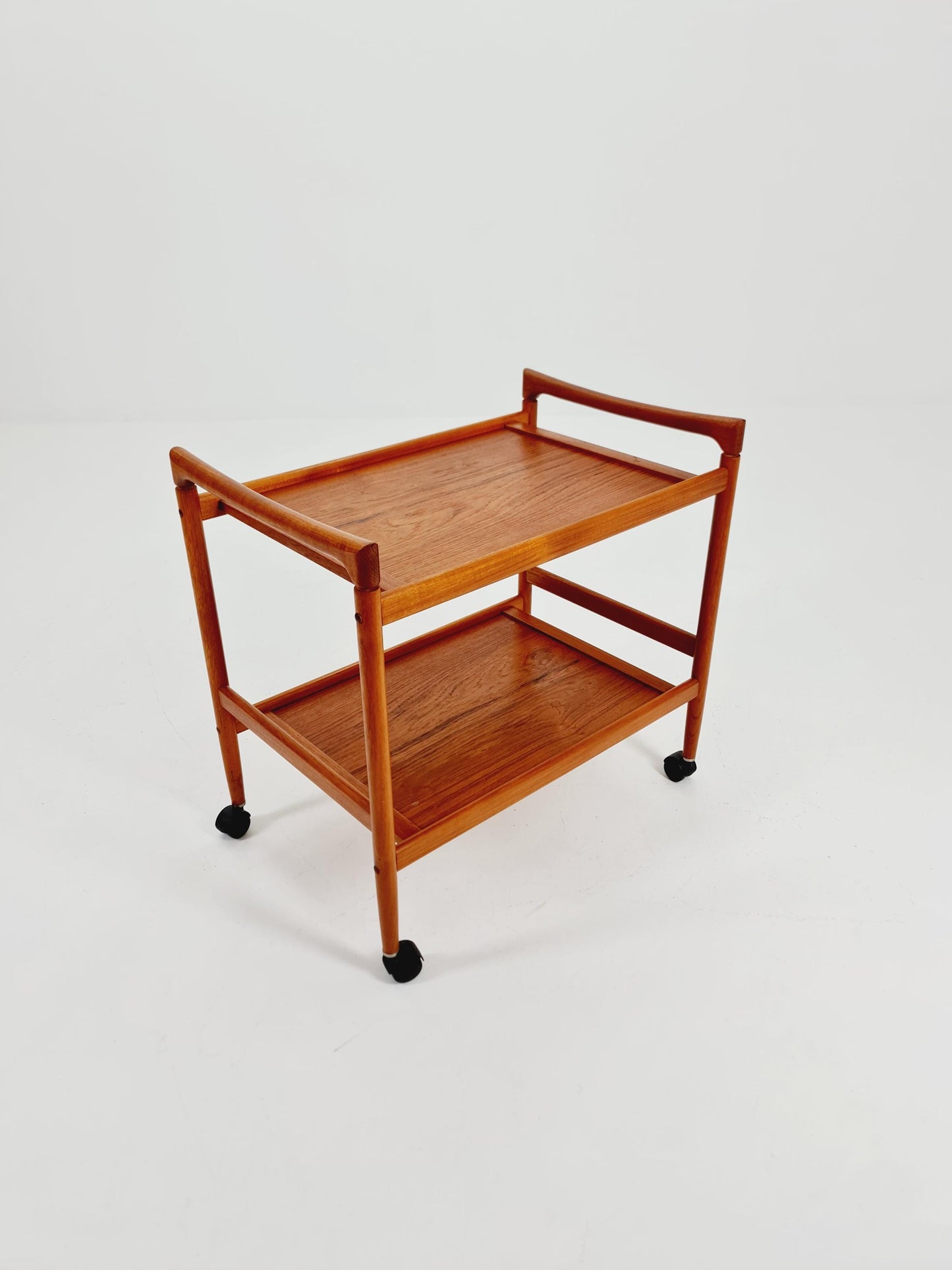 Vintage Danish mid century trolley bar cart in solid teak By Dyrlund, 1960s