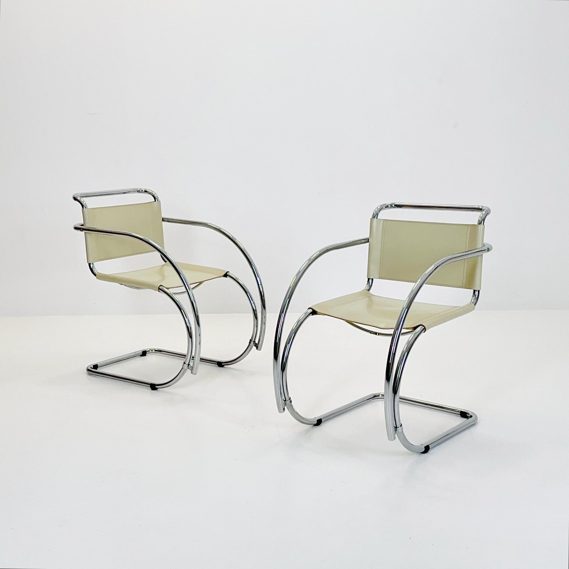 Set of 2 Mid century Bauhaus Cantilever MR20 Armchairs by Ludwig Mies van der Rohe Italy, 1980s
