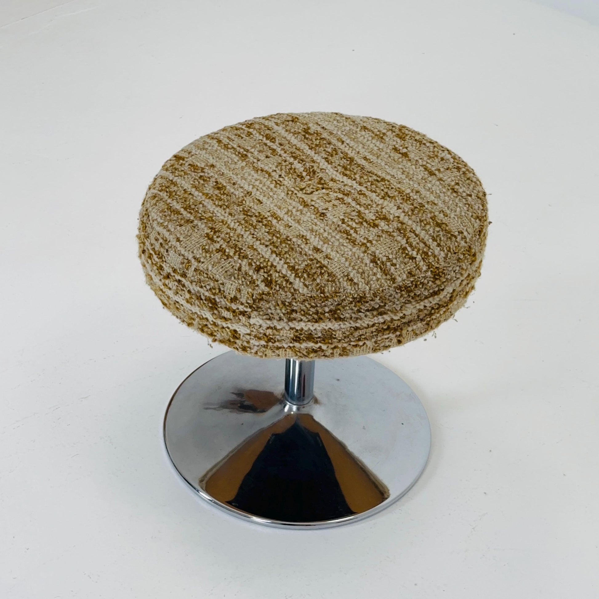 Round German vintage Tuilp stool made of chrome with fabric seat, 1970s Spaceage Germany