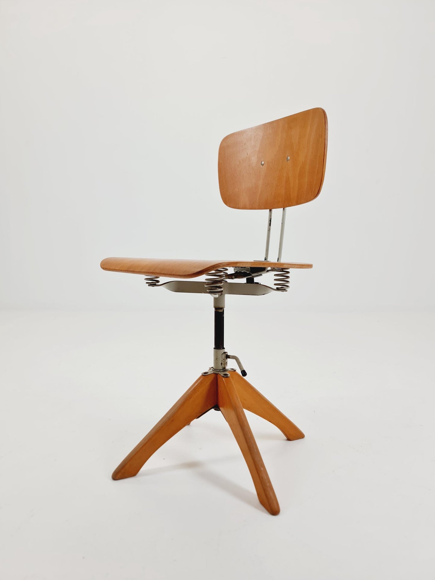 Bauhaus swivel office chair in solid wood By Margarete Klöber for Polster Gleich 1930s