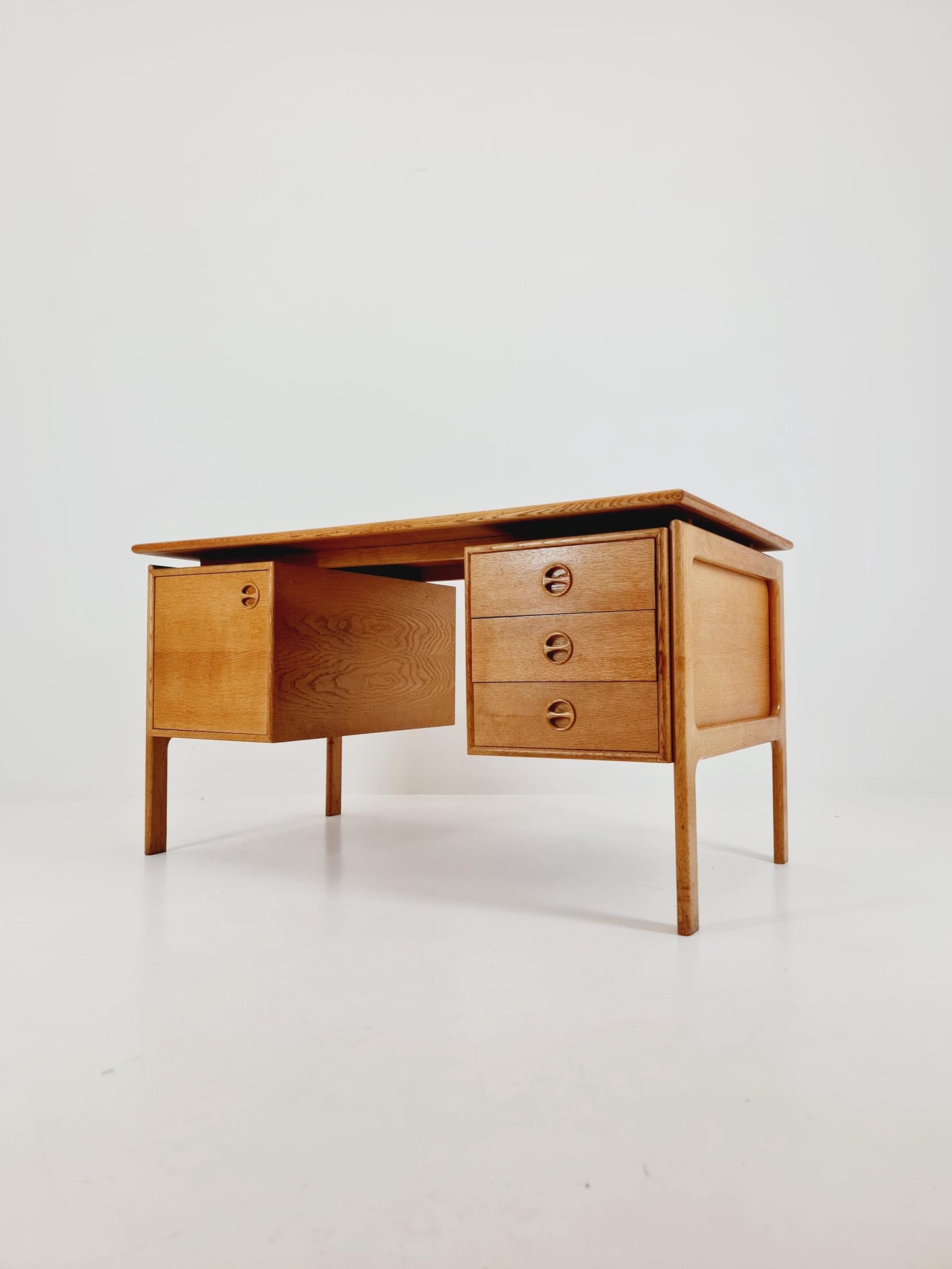 Danish vintage Oak by Arne Vodder for GV Møbler, Denmark, 1960s