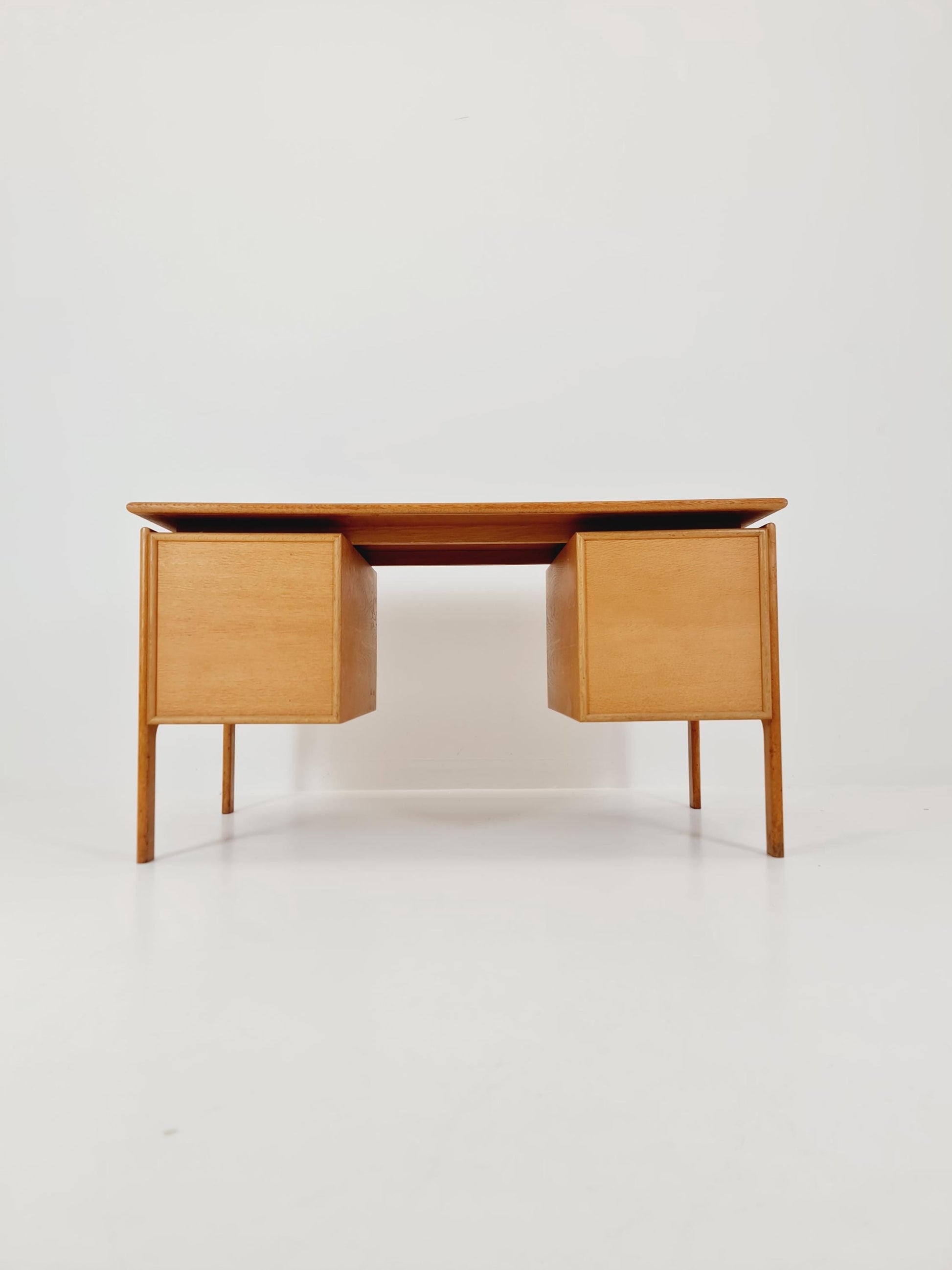 Danish vintage Oak by Arne Vodder for GV Møbler, Denmark, 1960s