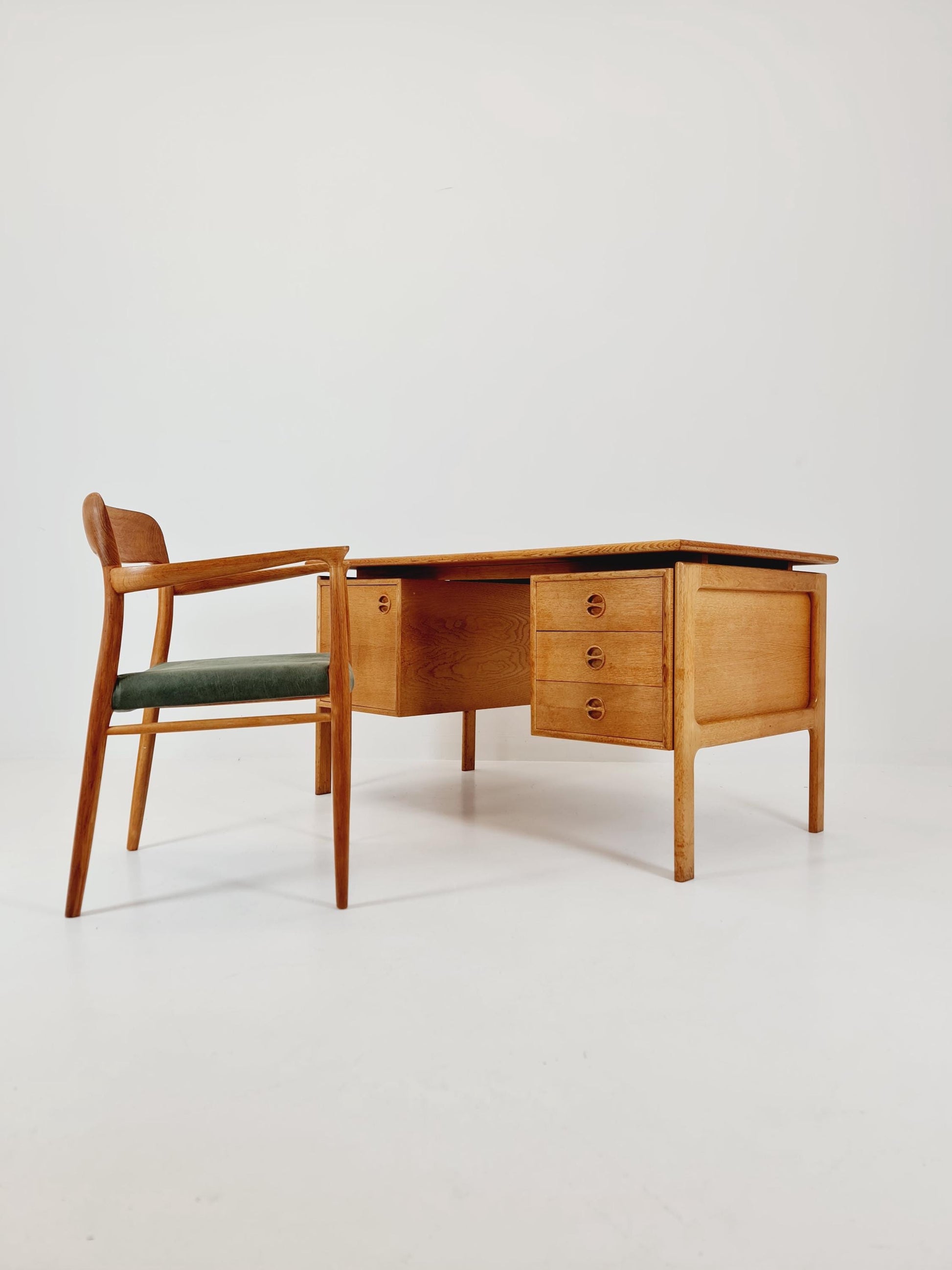 Danish vintage Oak by Arne Vodder for GV Møbler, Denmark, 1960s