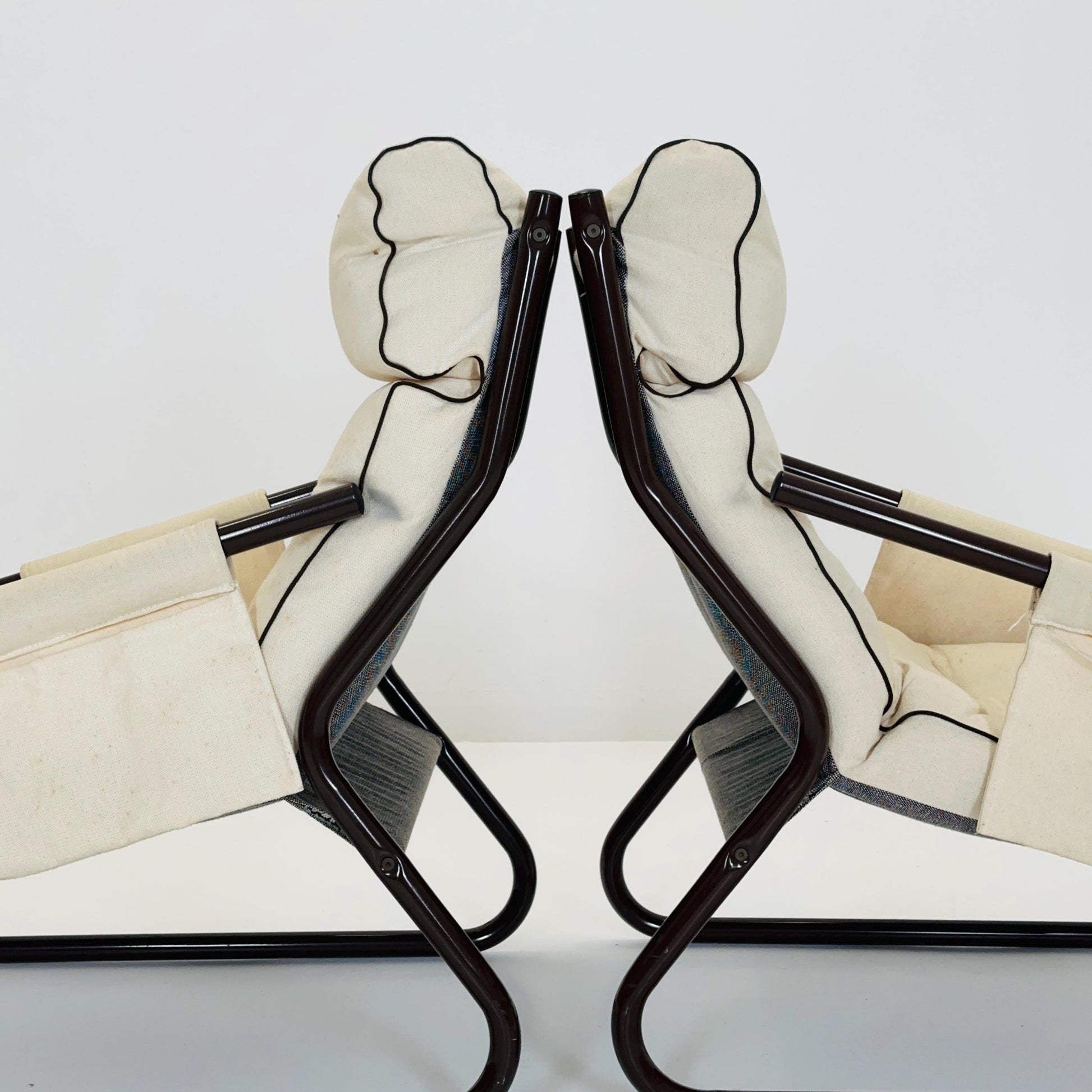 Set of 2 Rare 1970s IKEA Lounge Chairs by Gillis Lundgren – White-Beige Fabric MCM Armchairs with Magazine Pockets Sweden 1980s