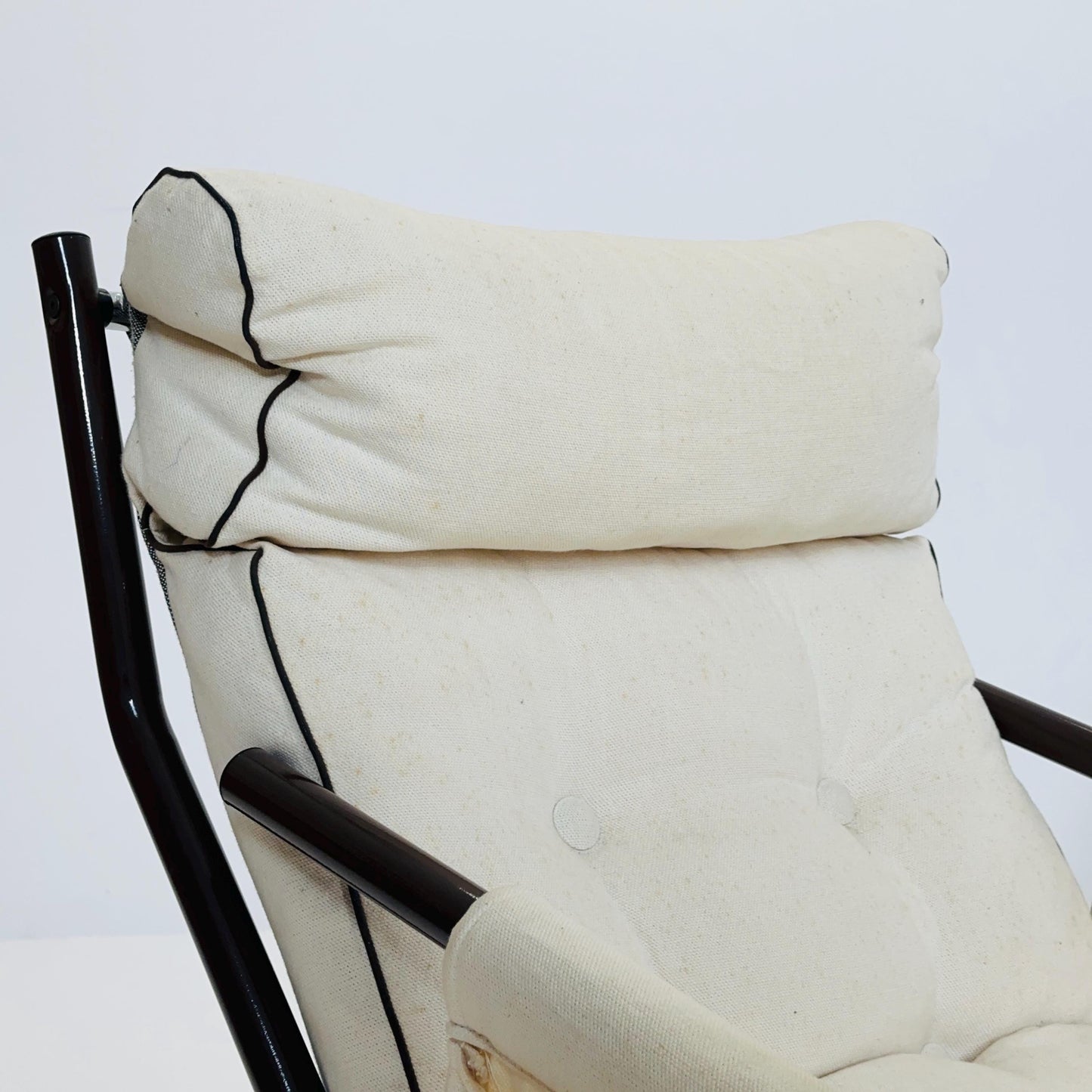 Set of 2 Rare 1970s IKEA Lounge Chairs by Gillis Lundgren – White-Beige Fabric MCM Armchairs with Magazine Pockets Sweden 1980s