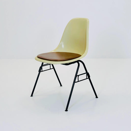 Mid-Century DSS Fiberglass Chair by Charles & Ray Eames for Herman Miller Cream White Shell, Brown Hopsak Upholstery, Germany, 1960s