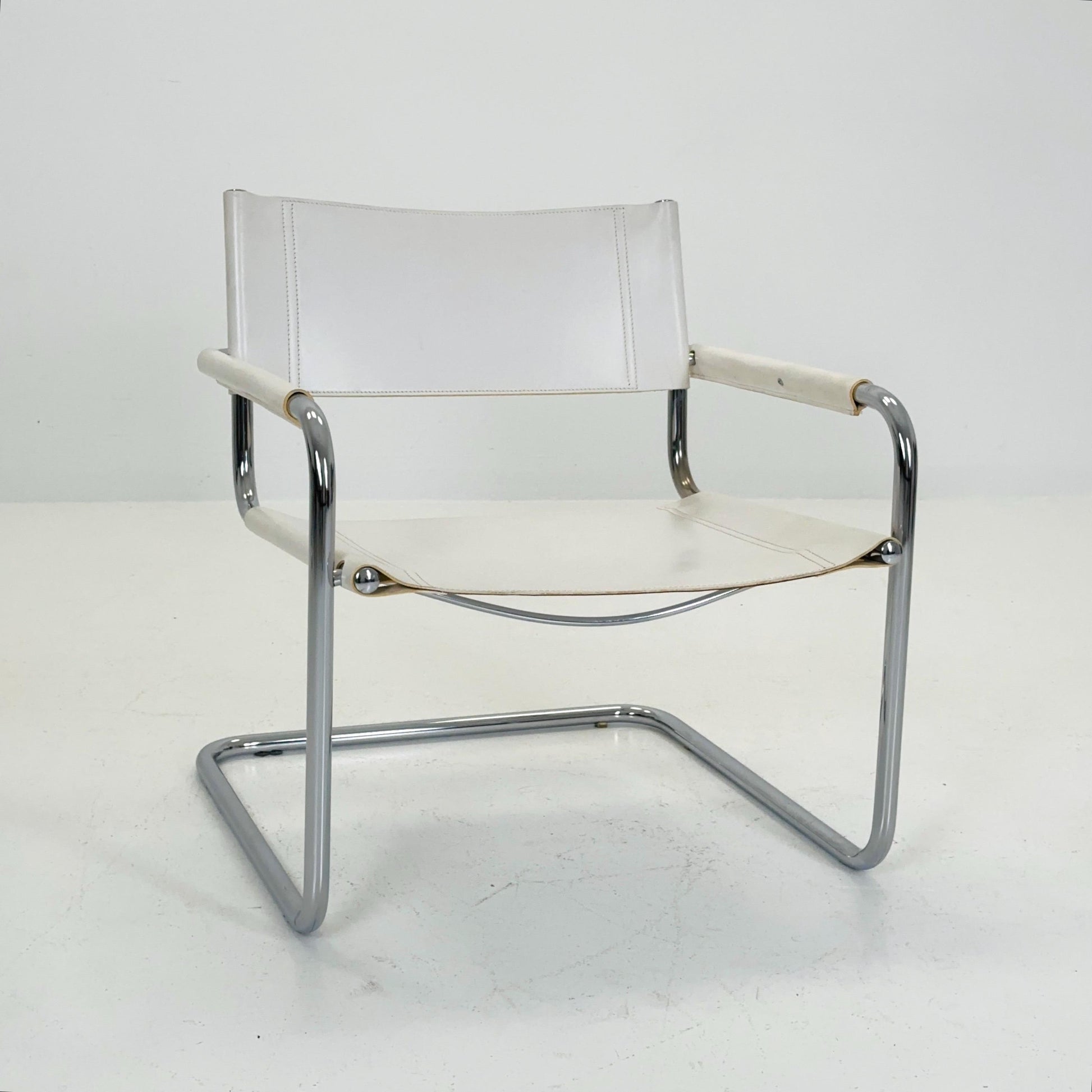 Mid-Century Bauhaus Cantilever Large Lounge Chair — white leather 1980s Italy 1980s
