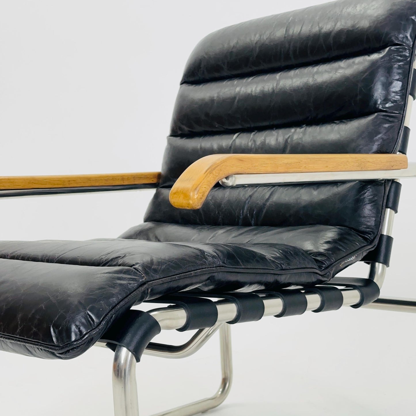Mid-Century tubular Bauhaus Lounge Chair black leather 1990s Germany