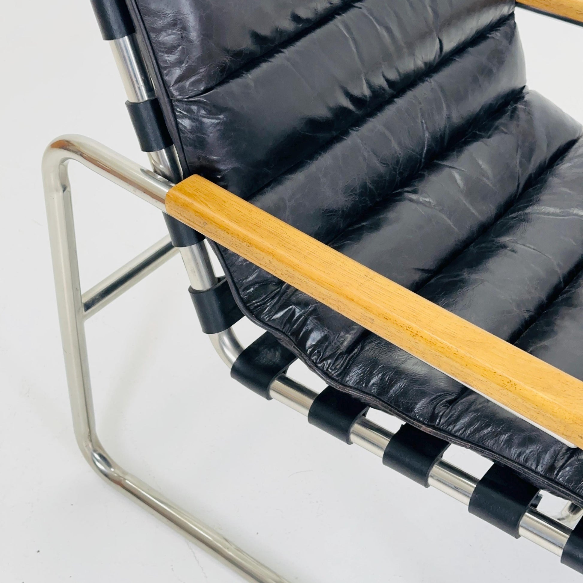 Mid-Century tubular Bauhaus Lounge Chair black leather 1990s Germany