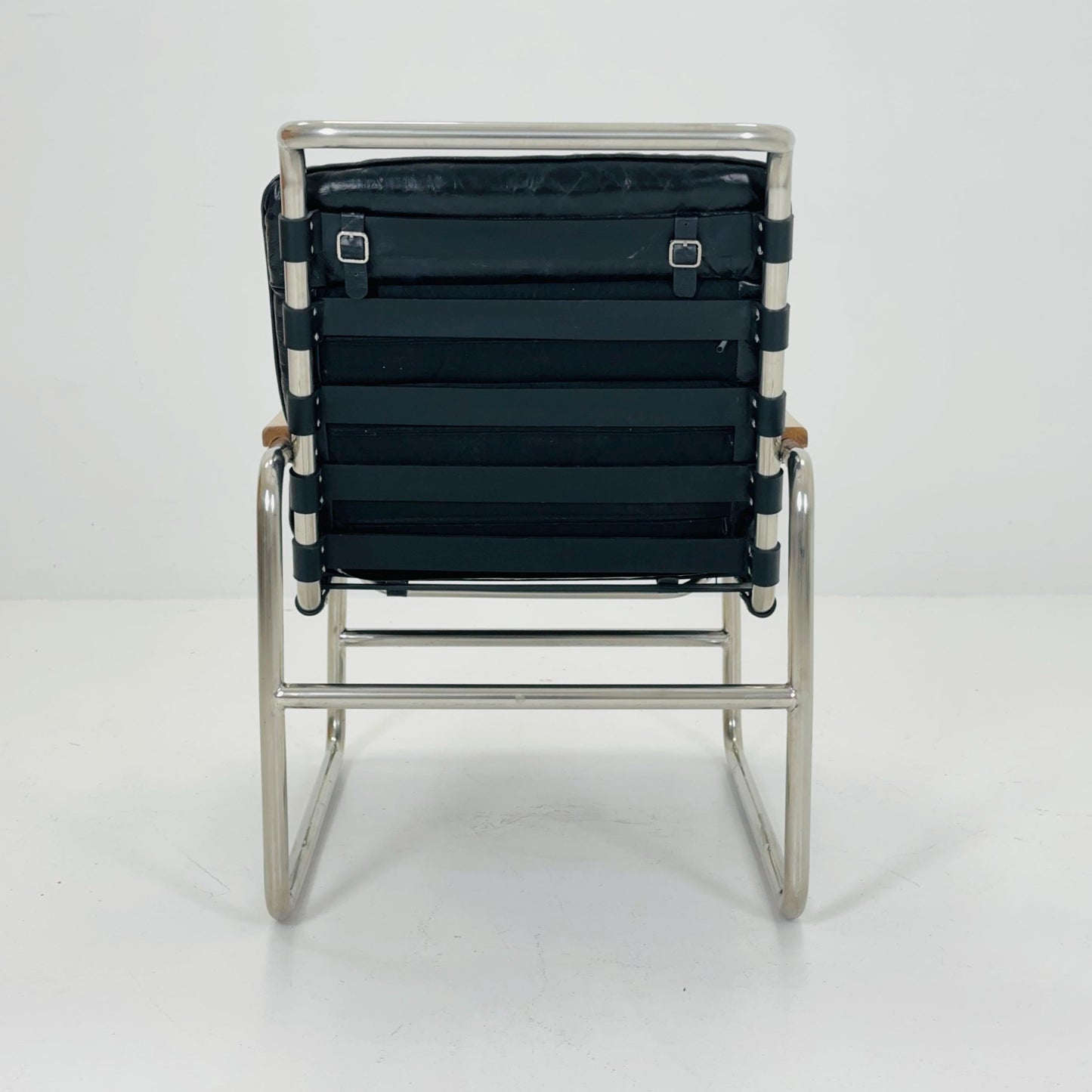 Mid-Century tubular Bauhaus Lounge Chair black leather 1990s Germany