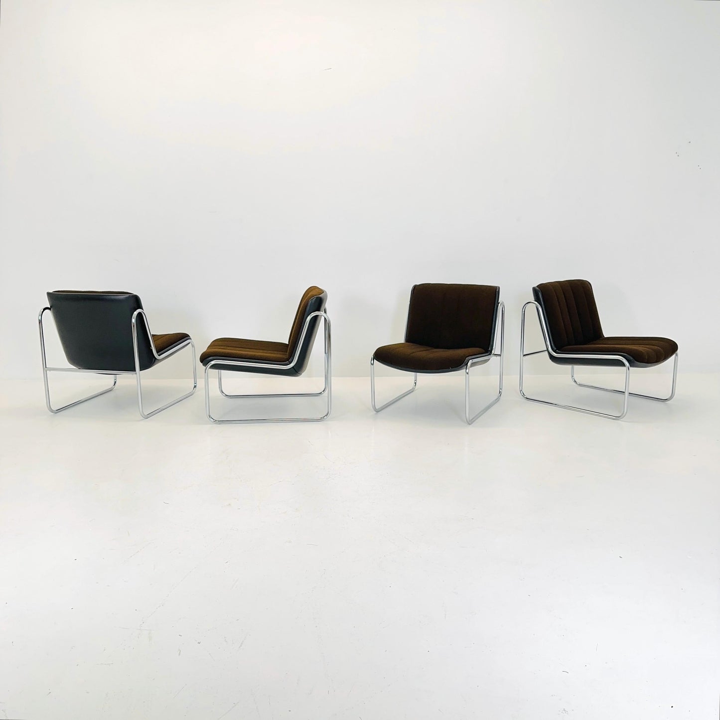 1 of 4 Iconic Mid-Century Modern “Sling” Lounge Chair by Peter Hoyte for Habitat, Italy 1980s