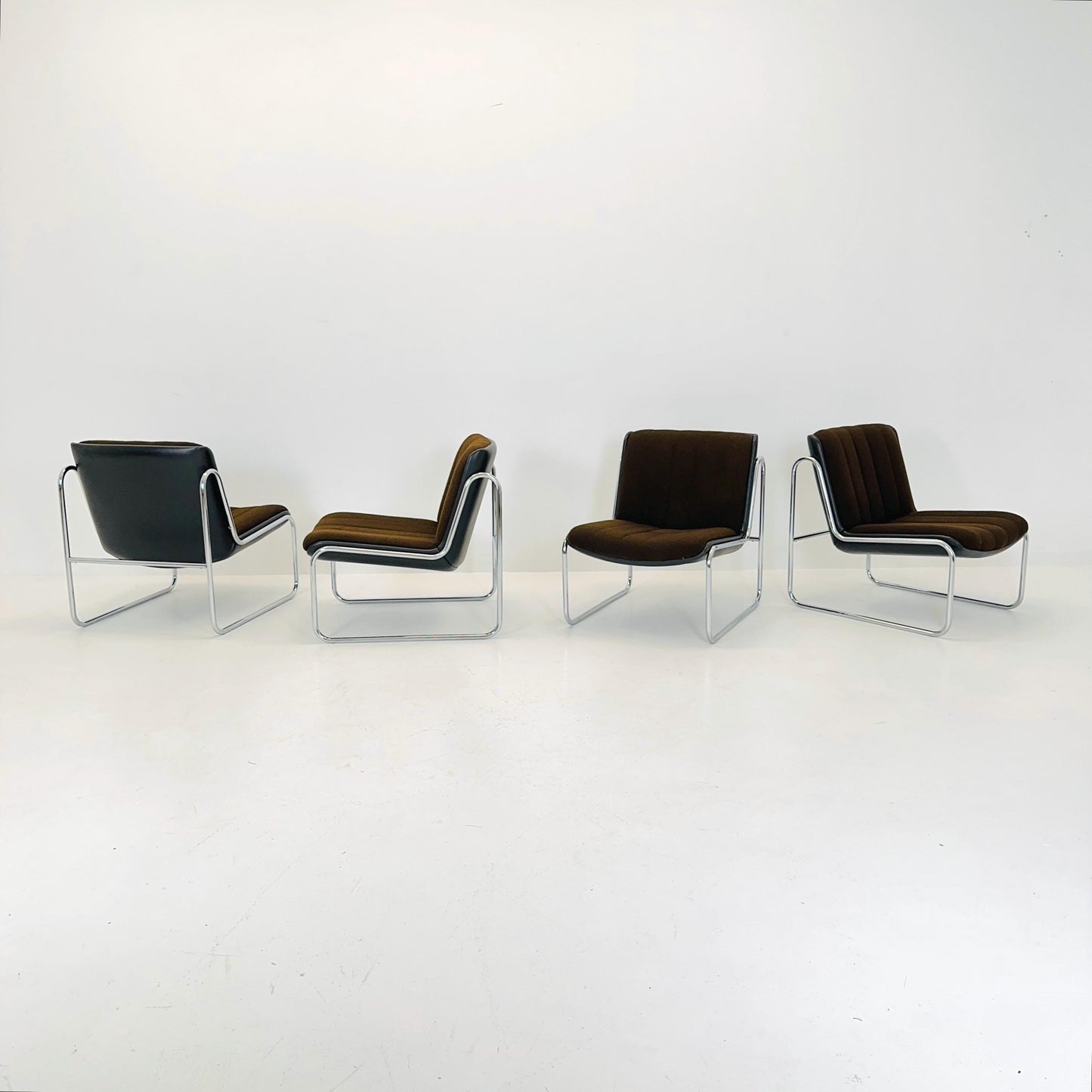 Set of 4 Iconic Mid-Century Modern “Sling” Lounge Chairs by Peter Hoyte for Habitat, Italy 1980s