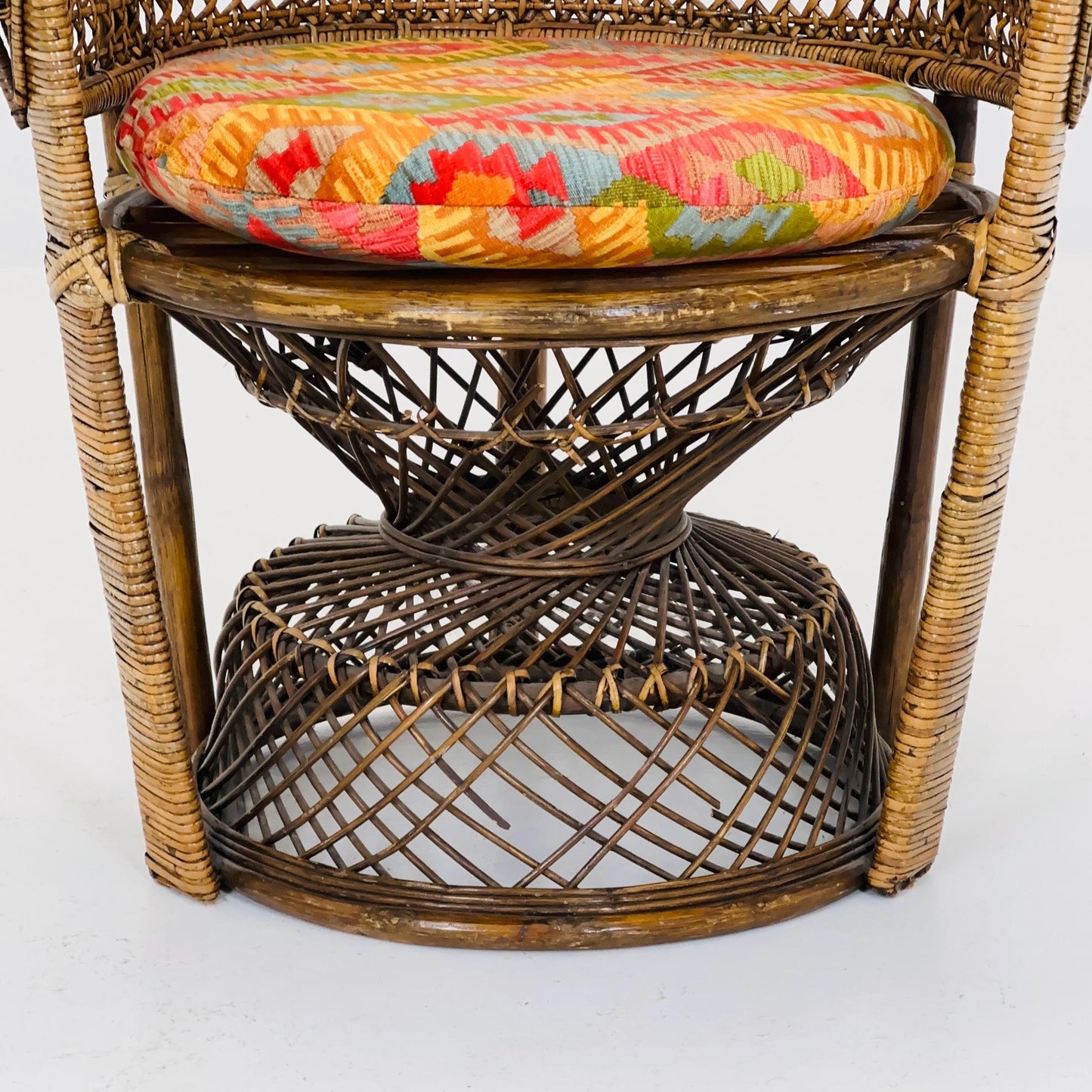 Mid century Classic Wicker Emmanuelle Peacock Chair 1960/70s