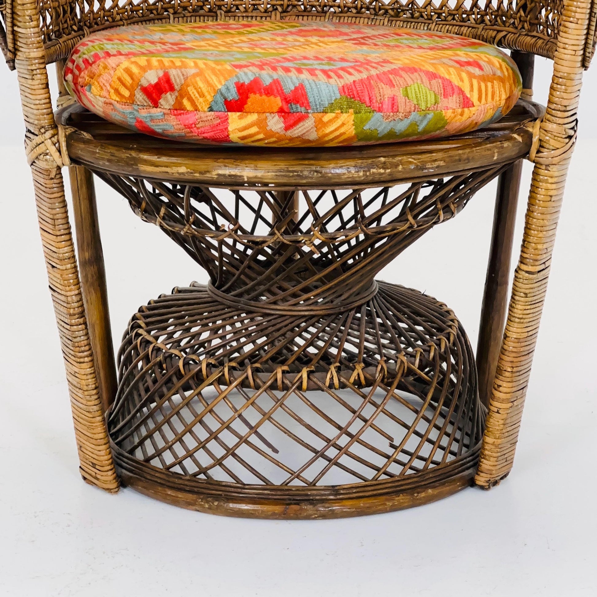 Mid century Classic Wicker Emmanuelle Peacock Chair 1960/70s