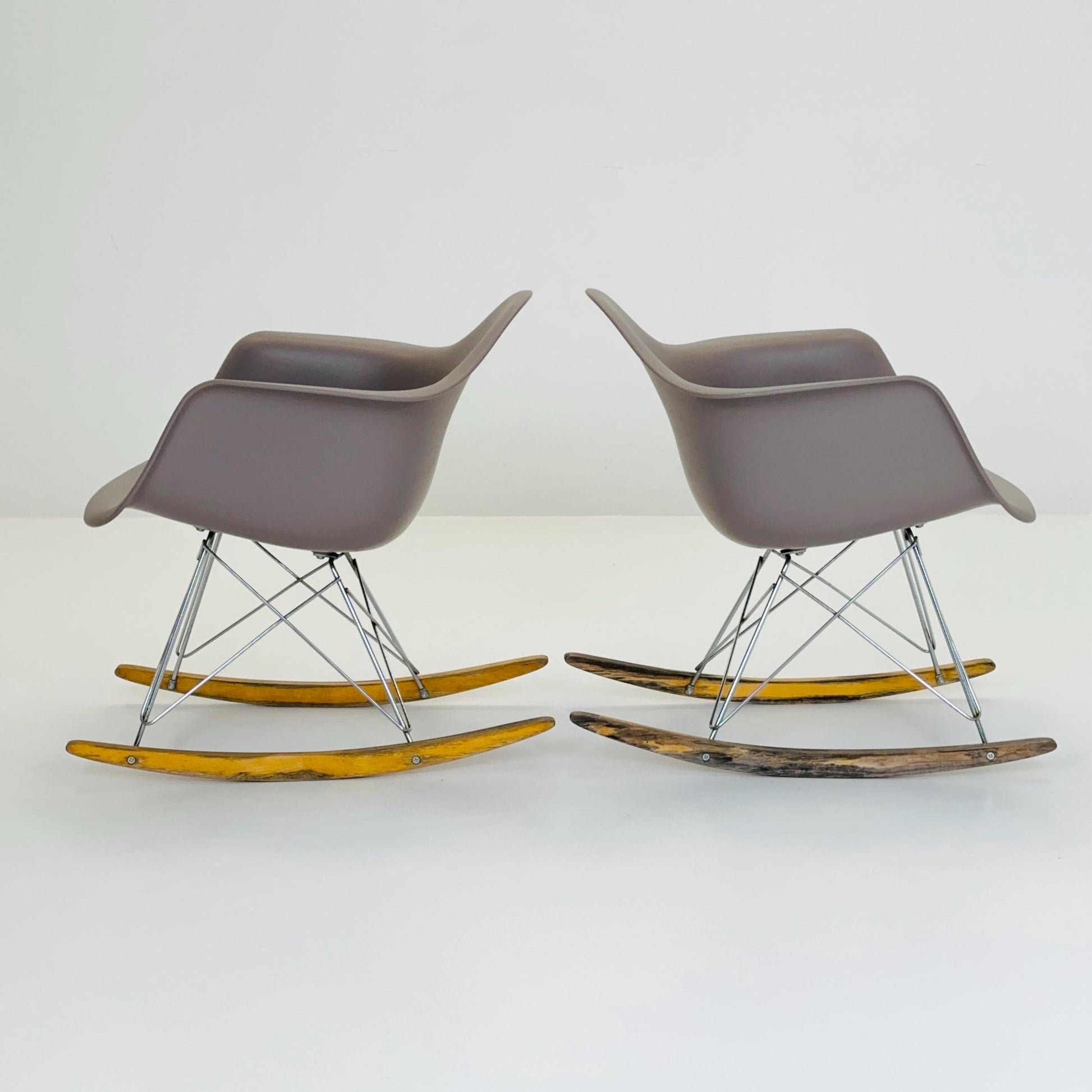 1 of 2 Mcm Designer Eames RAR Rocking Chair by Charles & Ray Eames – Vitra Germany, 2000s