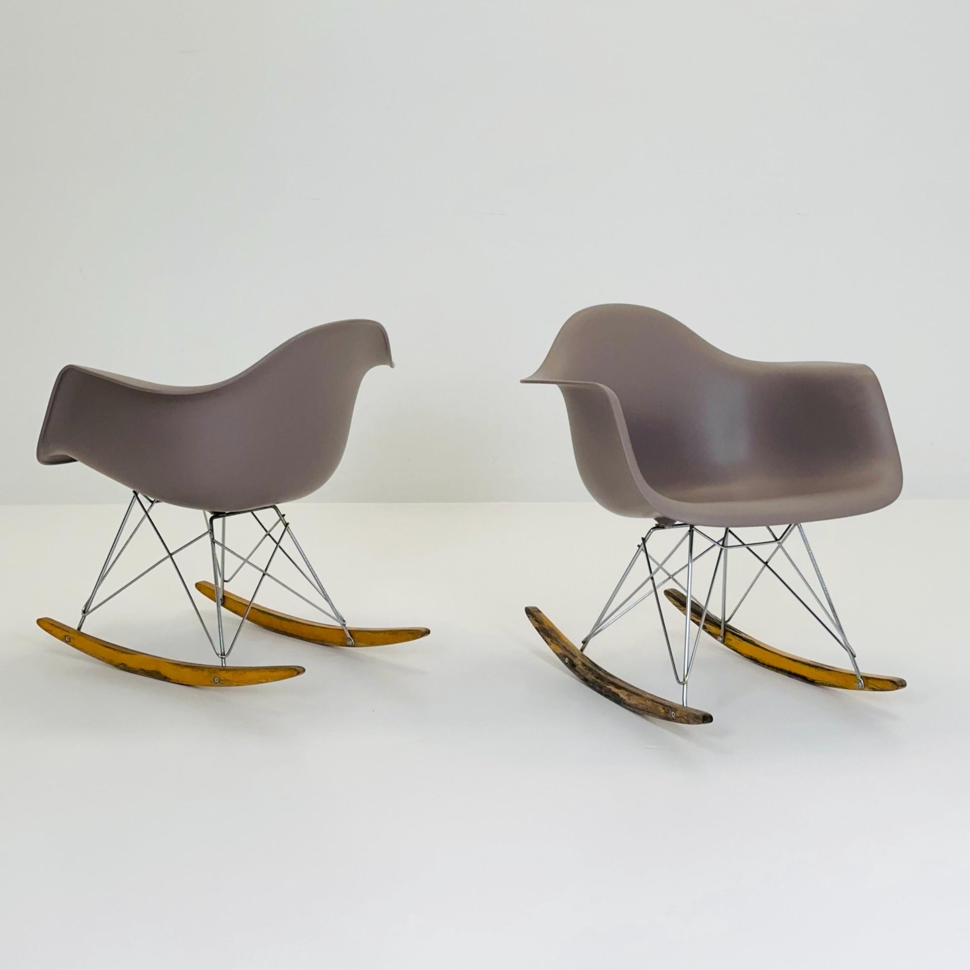 1 of 2 Mcm Designer Eames RAR Rocking Chair by Charles & Ray Eames – Vitra Germany, 2000s