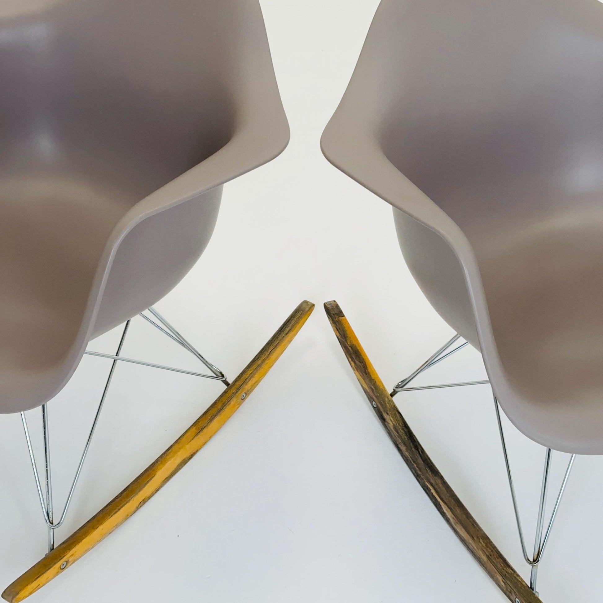 1 of 2 Mcm Designer Eames RAR Rocking Chair by Charles & Ray Eames – Vitra Germany, 2000s