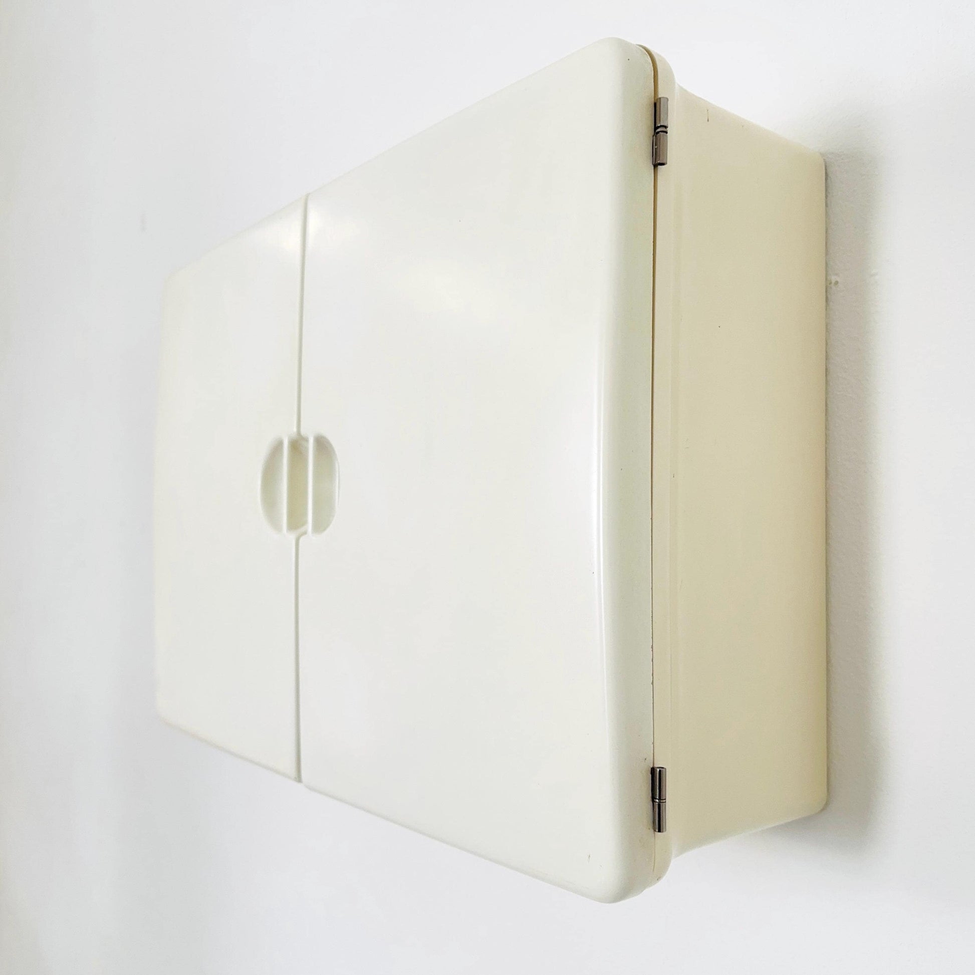 Mid century ‘Spluga’ Bathroom Cabinet by Prodotti CM Torino, 1970s | white black Cabinet | Italian Pharmacy Cabinet Italy